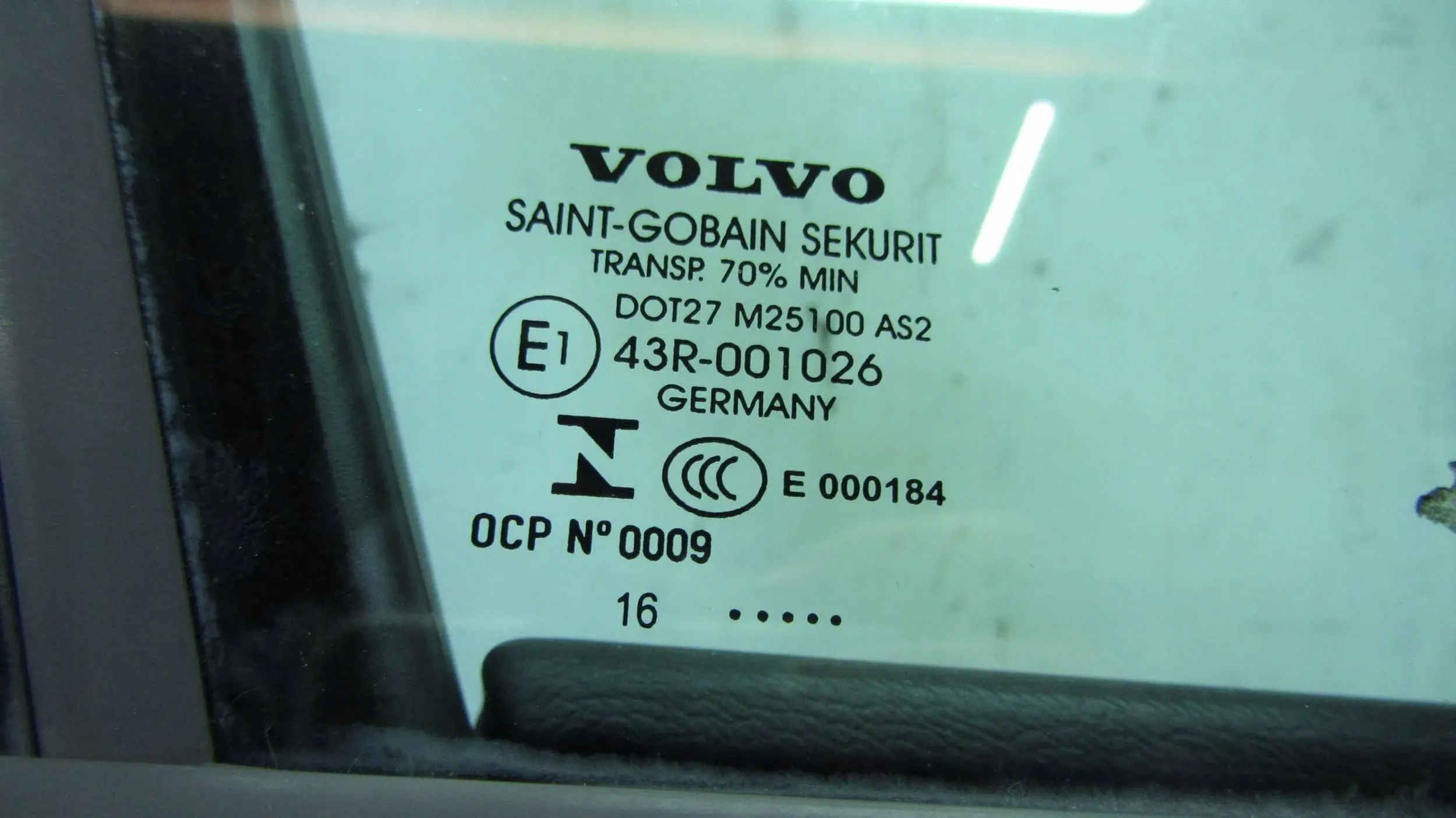VOLVO S60 II V60 LIFT DRZWI PRAWE PRZÓD 717- 13- Typ samochodu Samochody osobowe