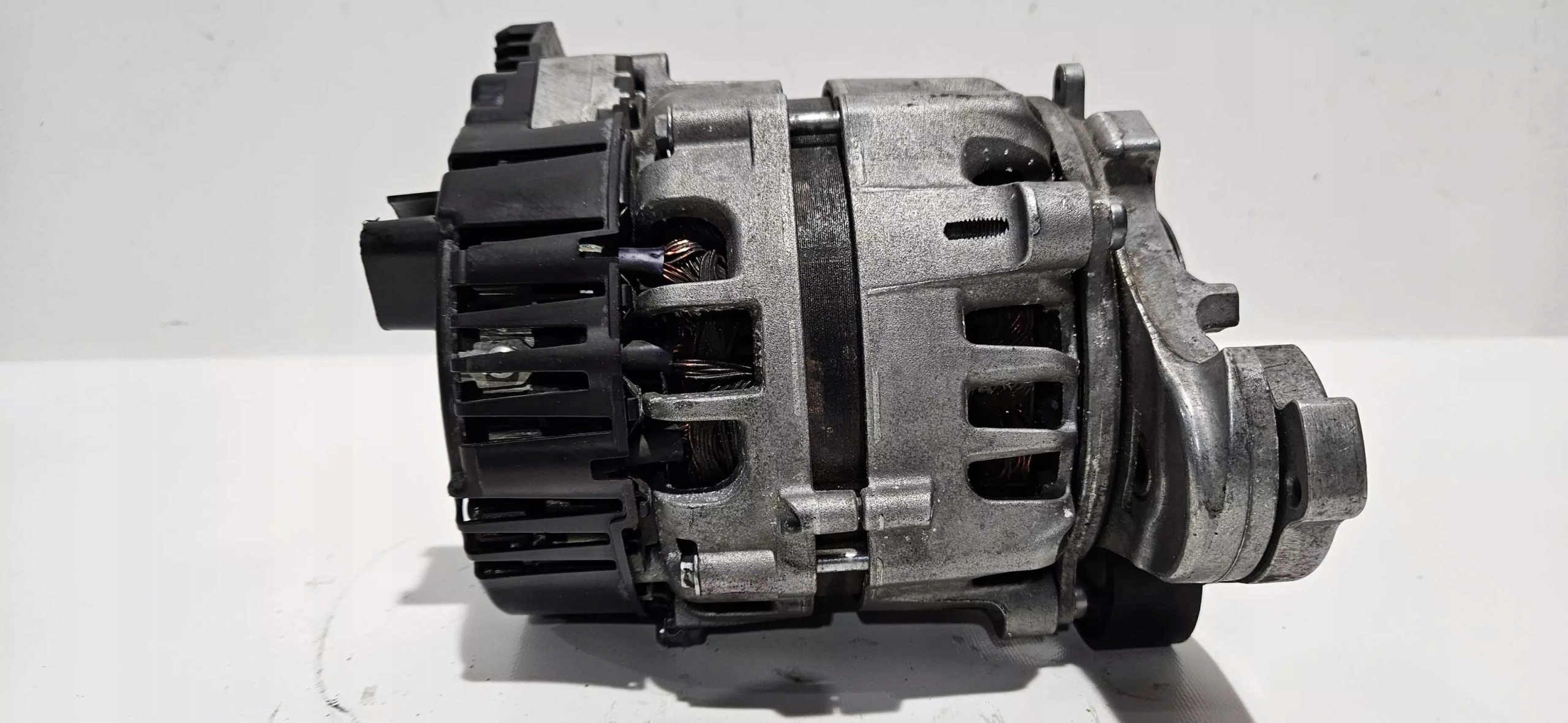 alternator AUDI A6 C8 A7 14V / 210A 04L903018BX