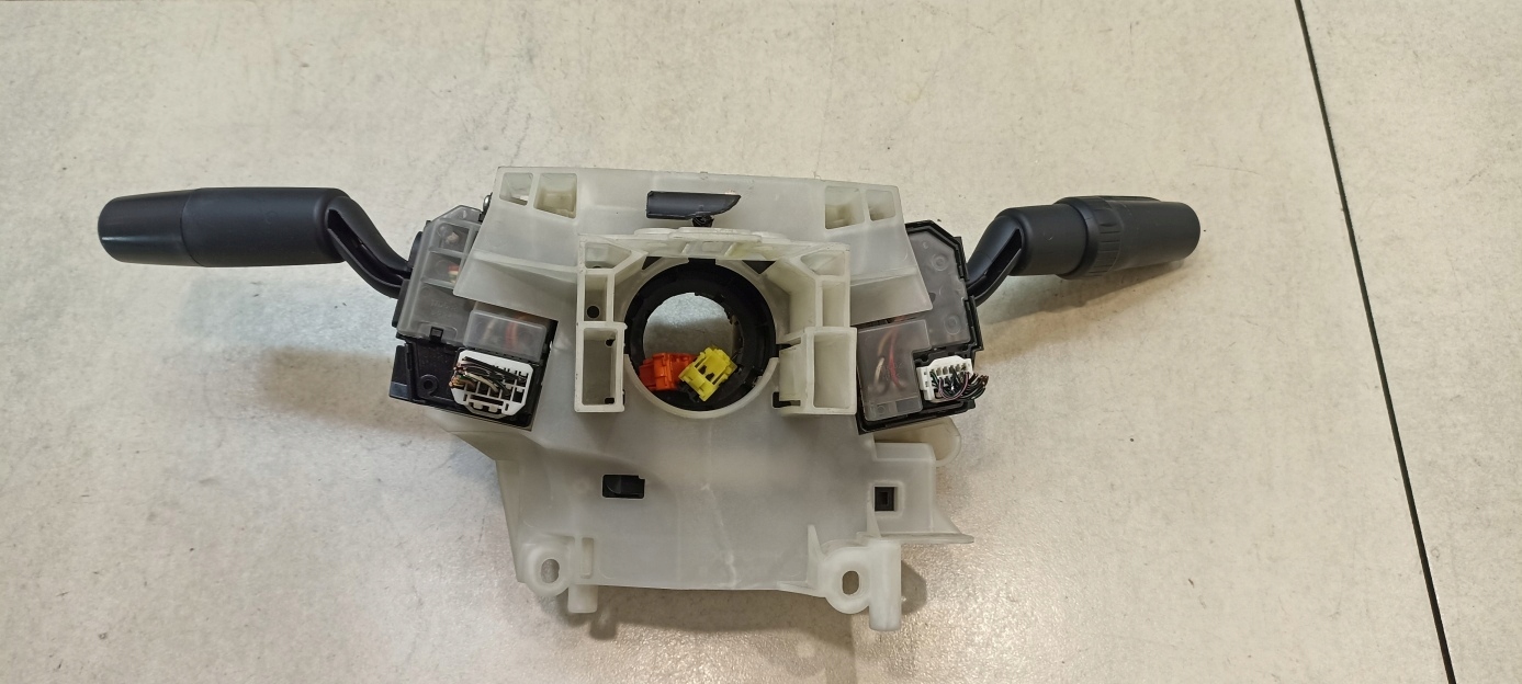 Schalter Wischer MAZDA 5 17D682