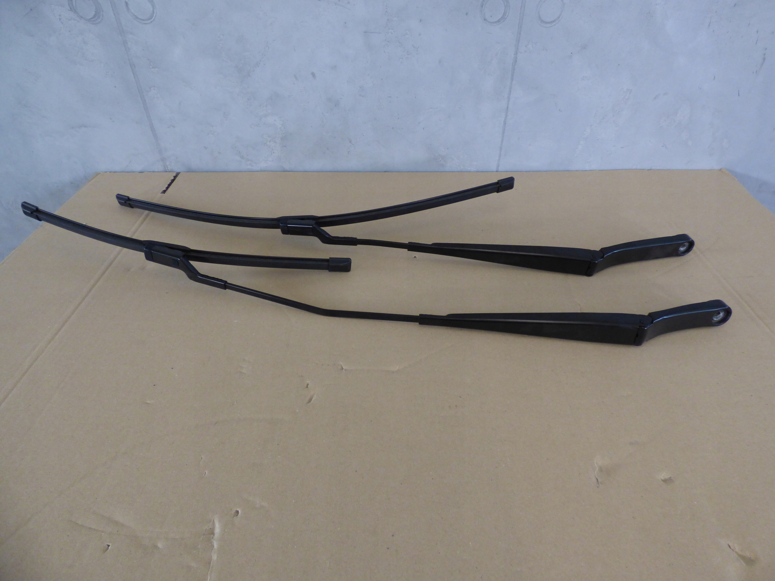wiper arm right 657955410 SKODA SCALA