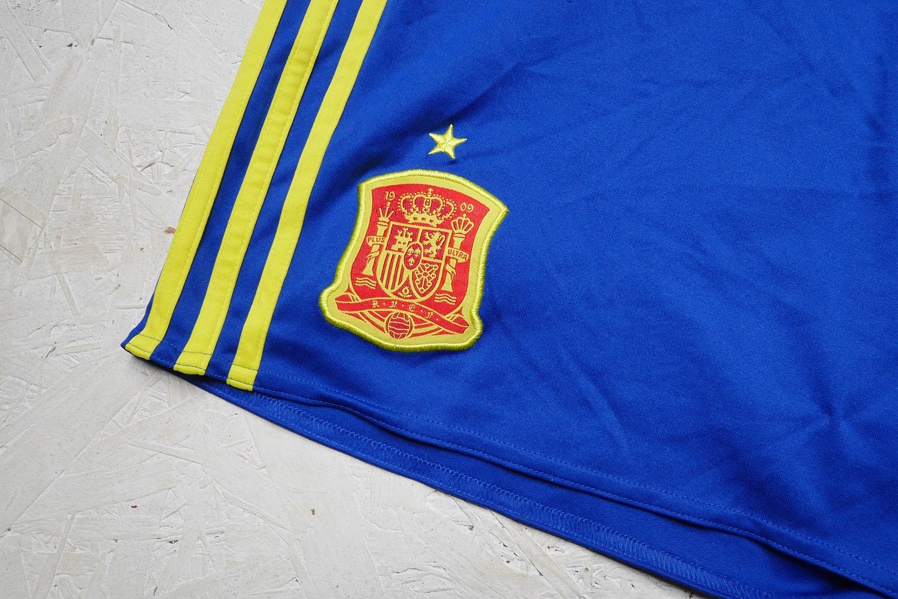 Adidas hiszpania espana spodenki 2016 L Kolekcja 2016