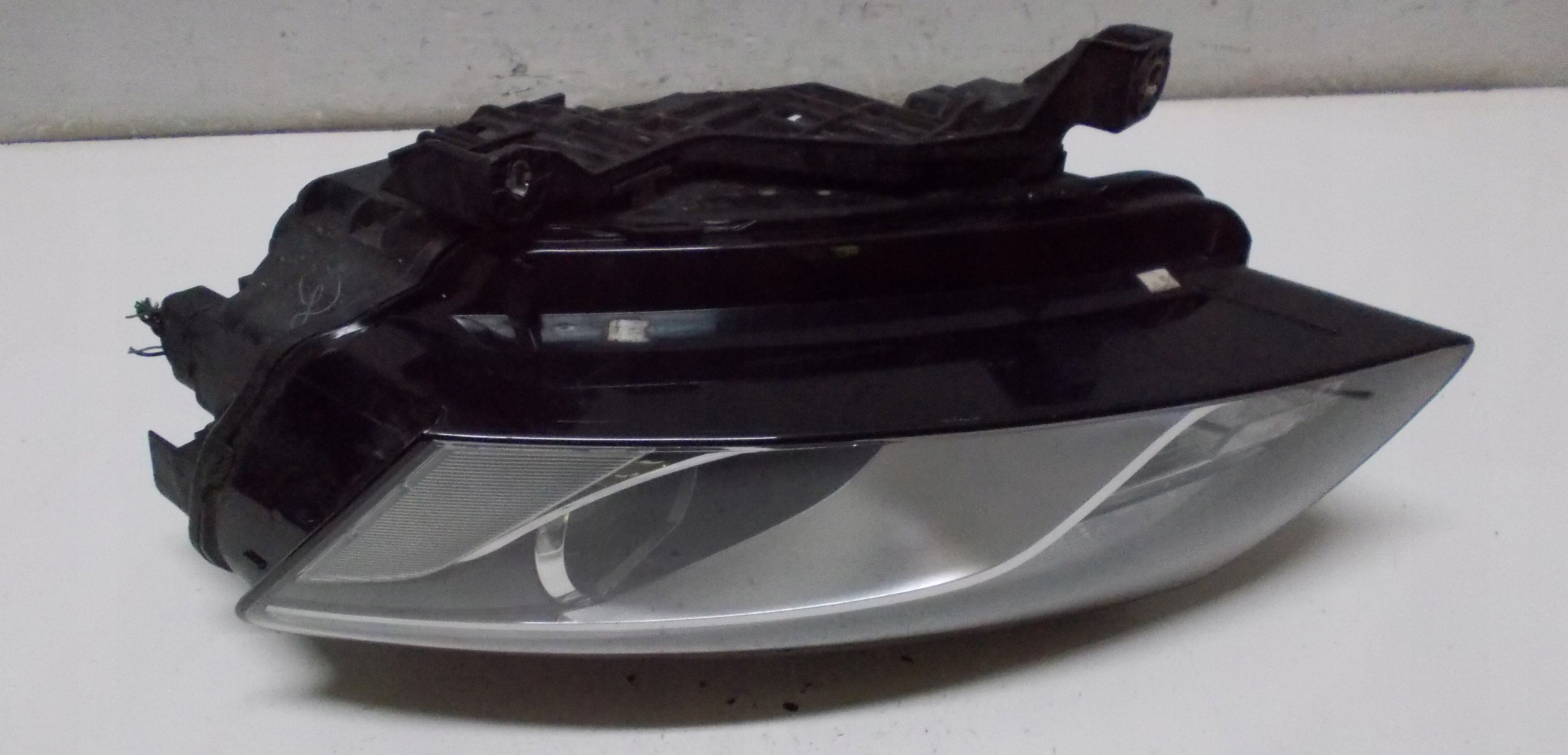 AUDI Q5 2.0 TDI 11R light left front XENON GB