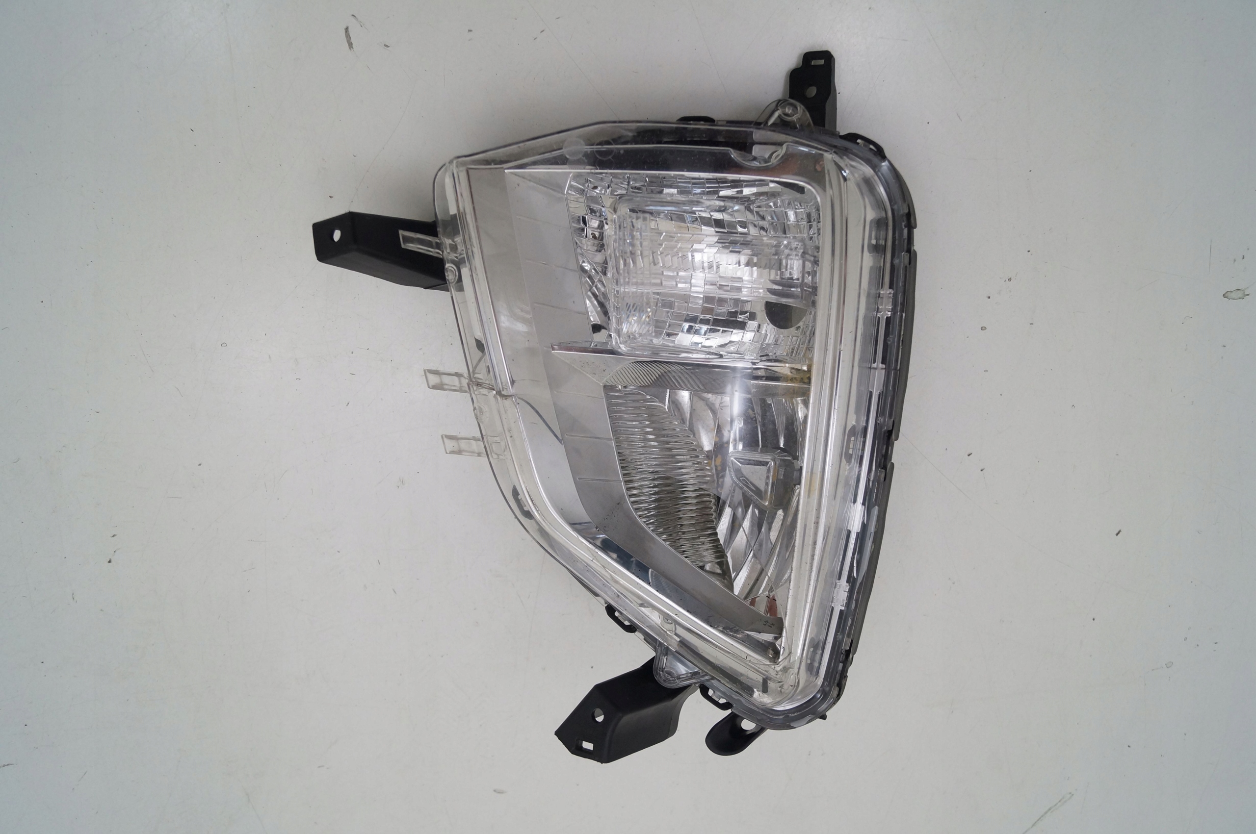 MITSUBISHI ECLIPSE CROSS 18-20 HALOGEN LEWY