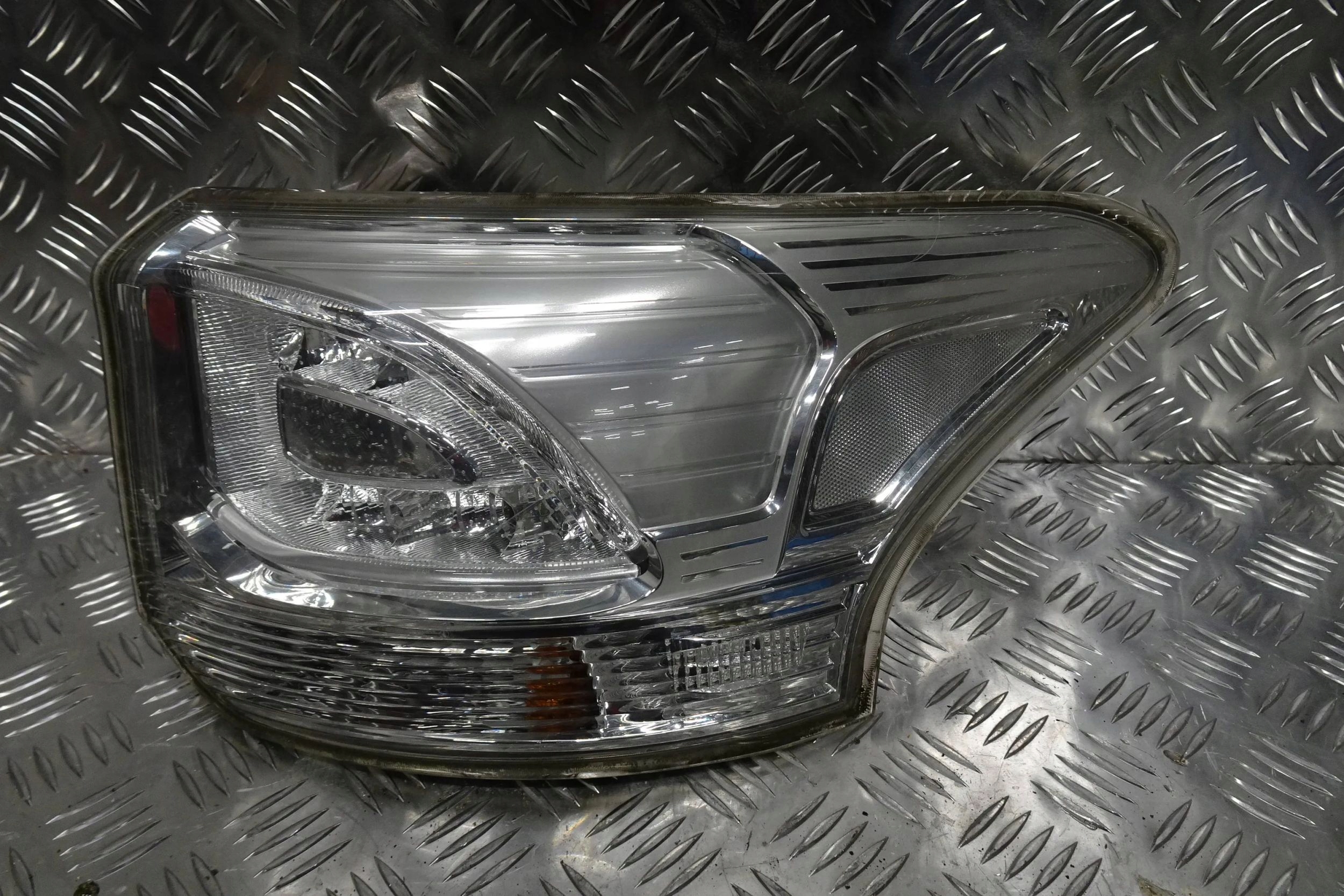 MITSUBISHI OUTLANDER III LAMPA TYŁ TYLNA PRAWA 13-