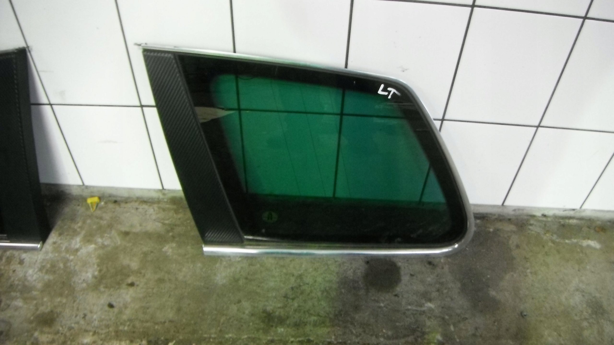 S2 - VW TOUAREG 7L 02-06 КУЗОВНОЕ СТЕКЛО ЛЕВЫЙ ЗАДНИЙ