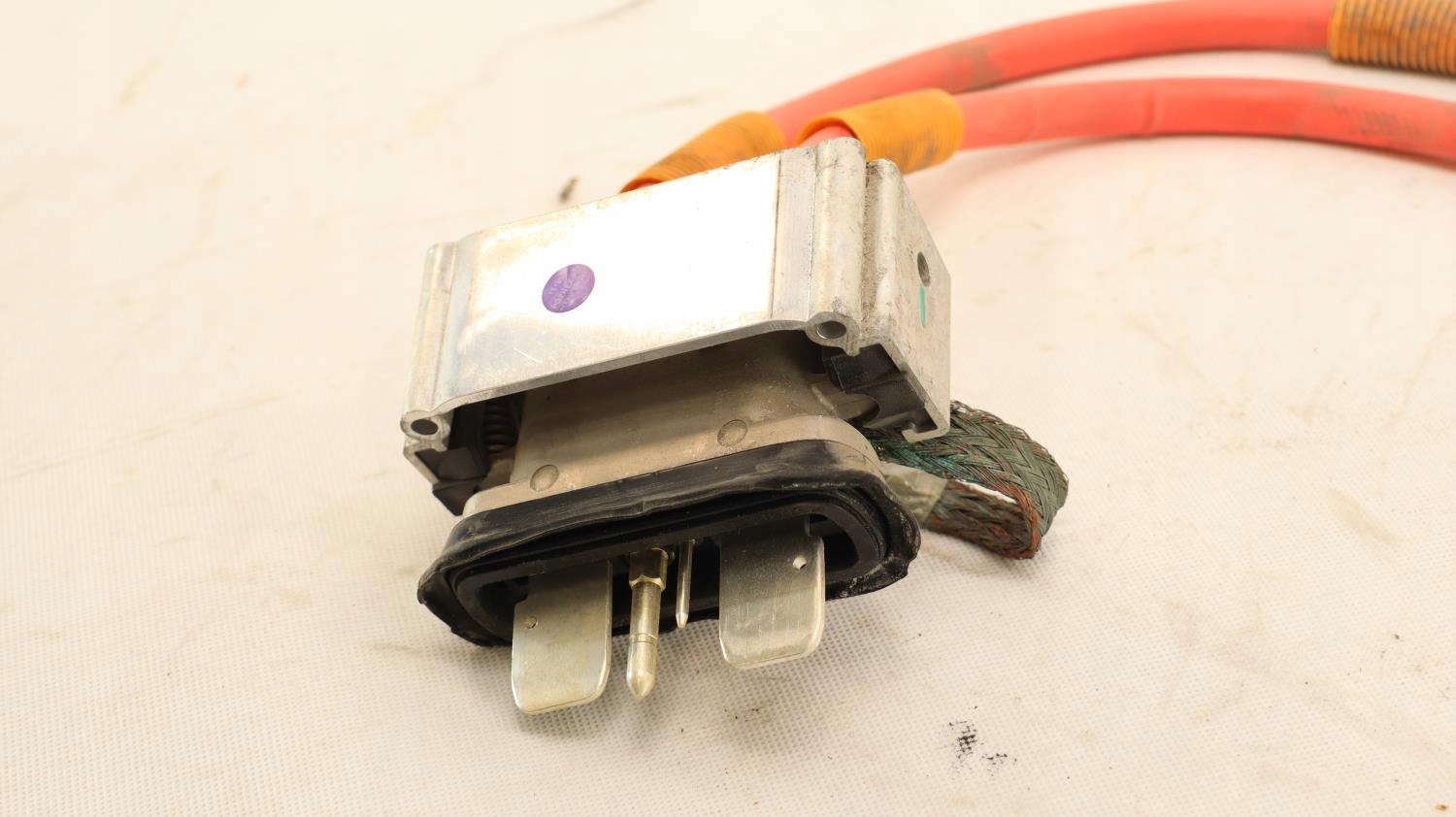 TESLA MODEL S GNIAZDO PRZEWOD LADOWANIA Part manufacturer Tesla