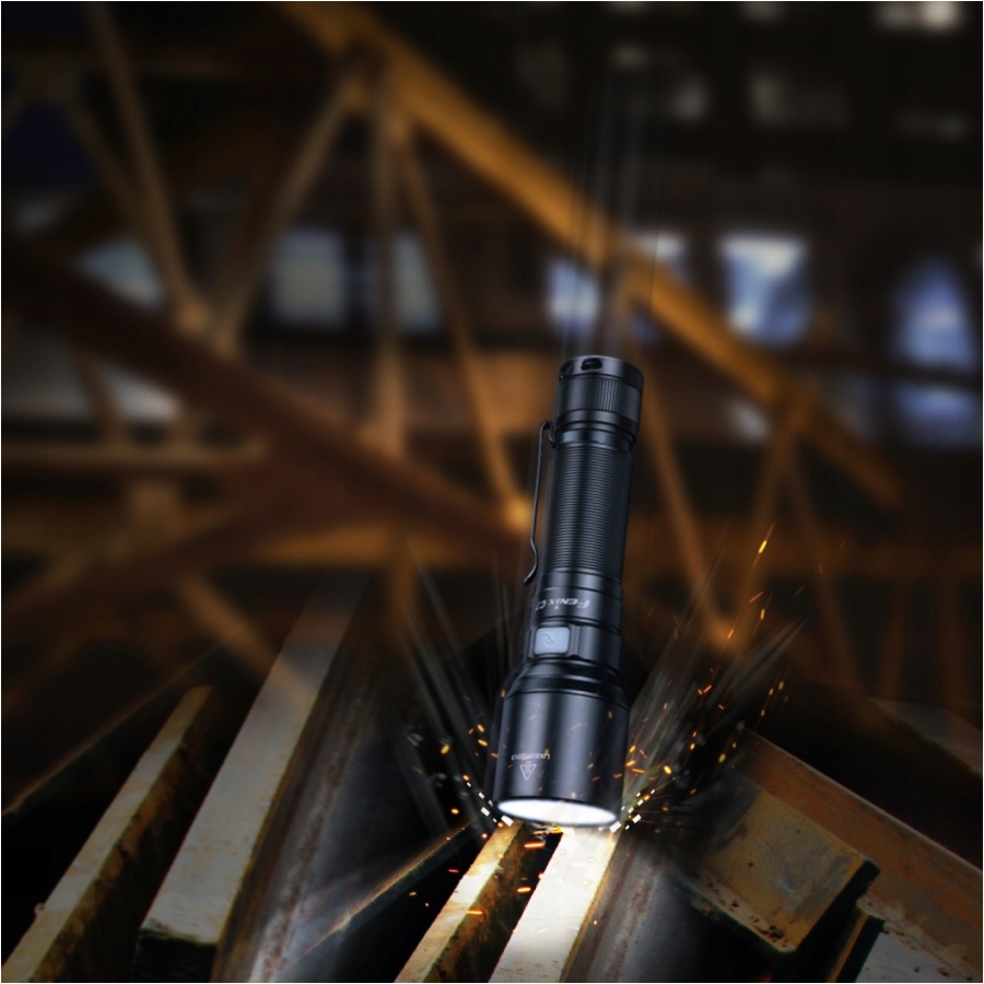 Latarka diodowa Fenix C7 3000lm 470m USB-C Długość 14.9 cm