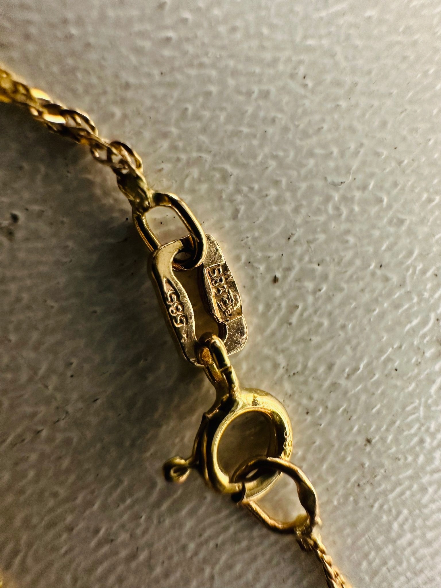 PIĘKNY ZŁOTY ŁAŃCUSZEK Z KRZYŻYKIEM PR585 W1,42G DŁ42CM (1521/24) Splot Inny splot