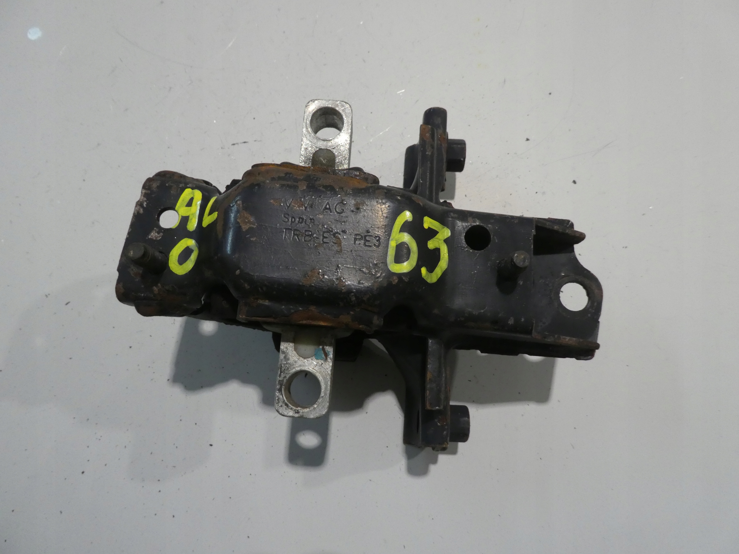 engine mount VW POLO 9N 6Q0199555AR