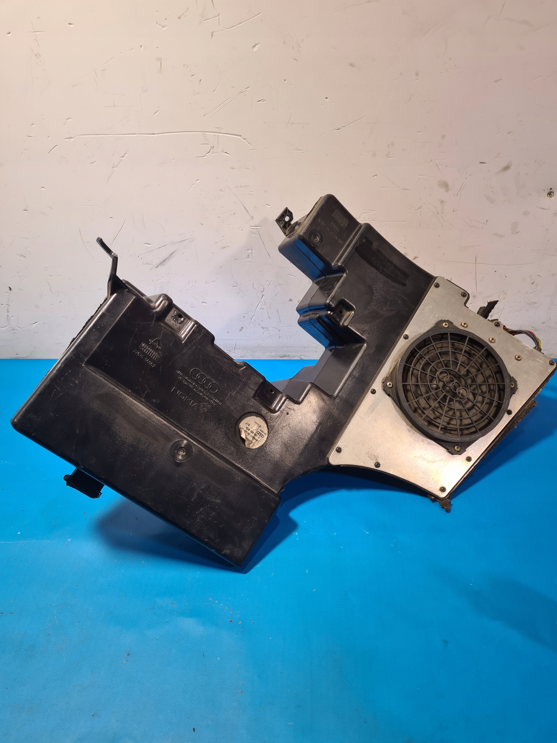 8D9035381C - AUDI A4 B5 Універсал підсилювач сабвуфер NOKIA AVANT