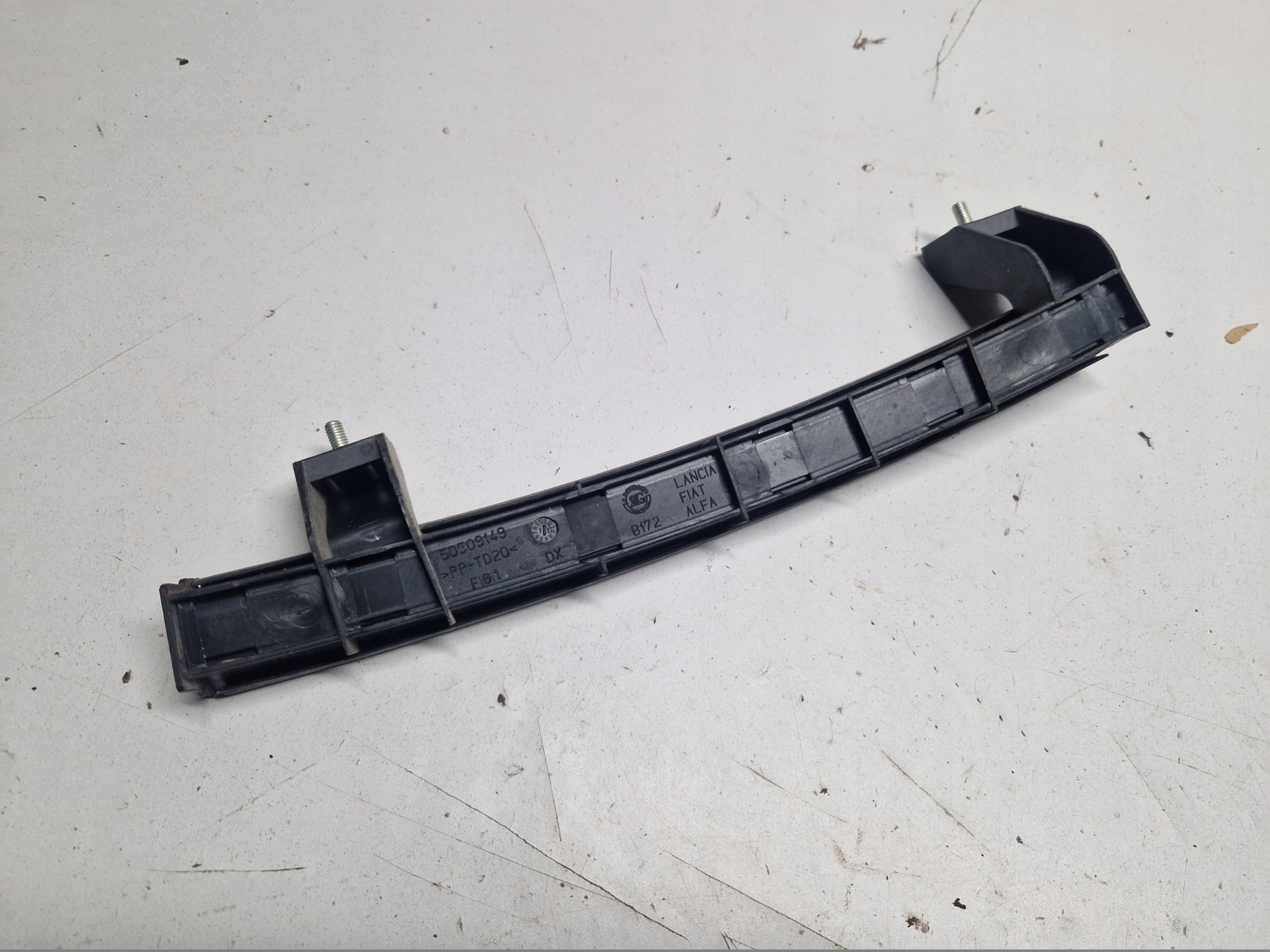 ALFA ROMEO MITO PROWADNICA windows right front 50509149