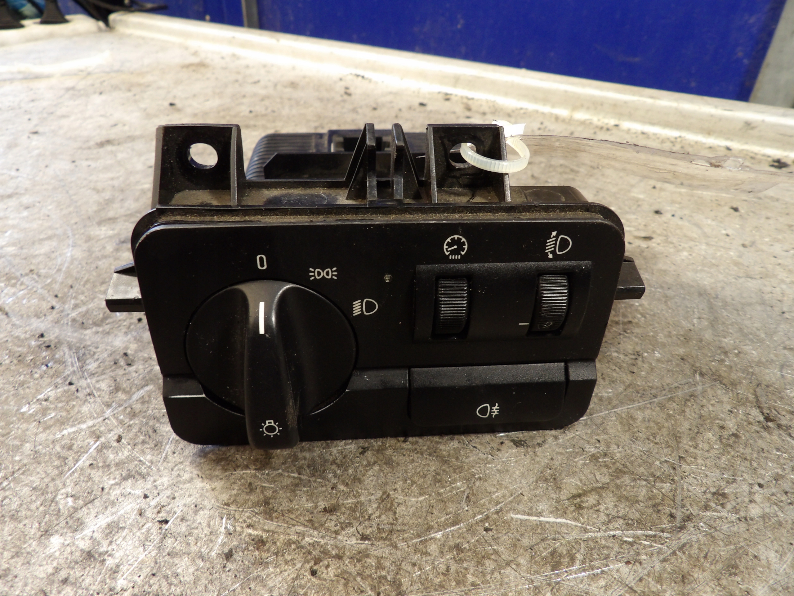 BMW 318i E46 interruttore luci 1,8B 6919825