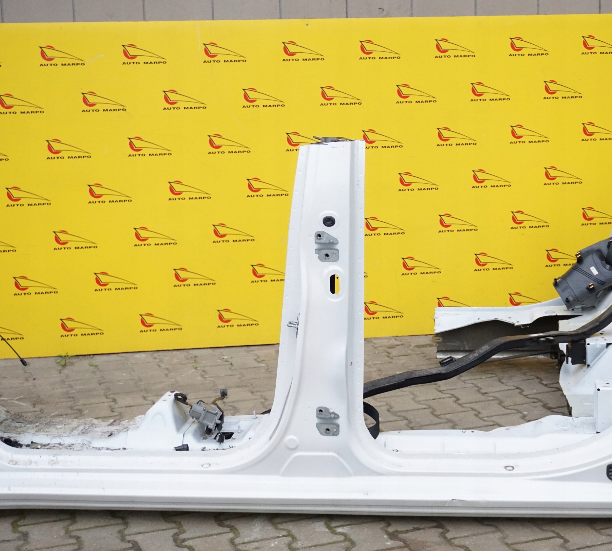 DODGE RAM 1500 - 2022 - Słupek Próg Lewy USA