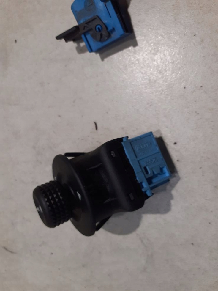 switch, button control of mirrors CITROEN C3 1.4 HDI