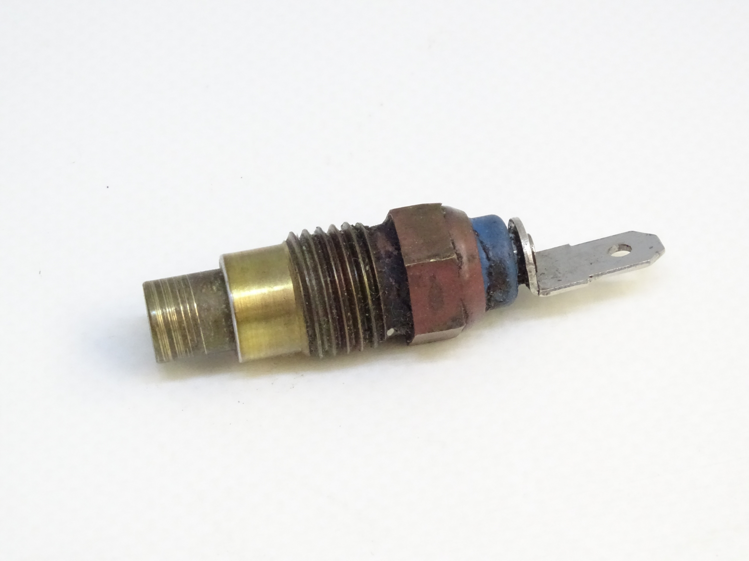 NISSAN TERRANO II 2.7 TD CZUJNIK TEMPERATURY