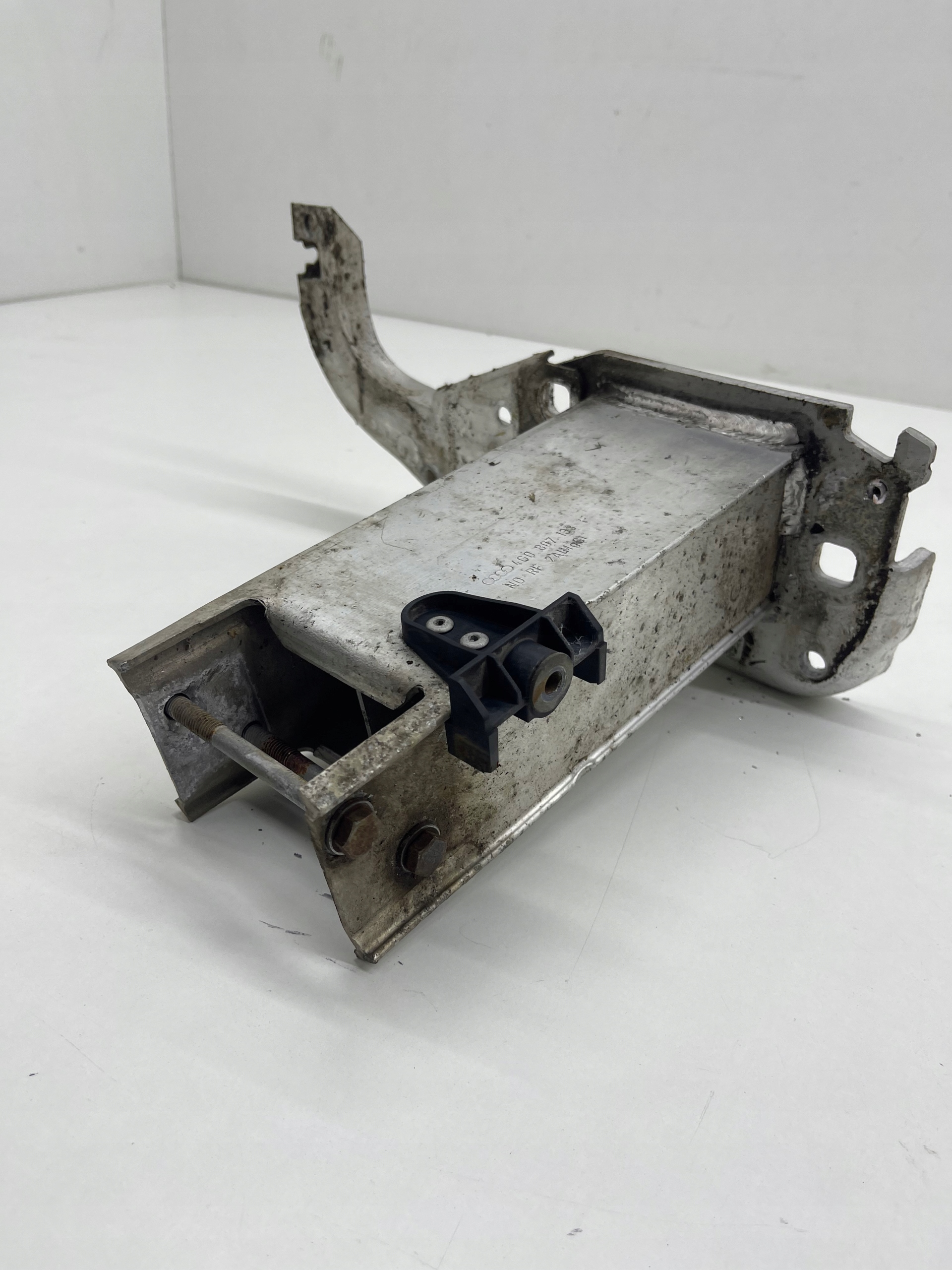 AUDI A6 C7 beam tip pillar sider left front original
