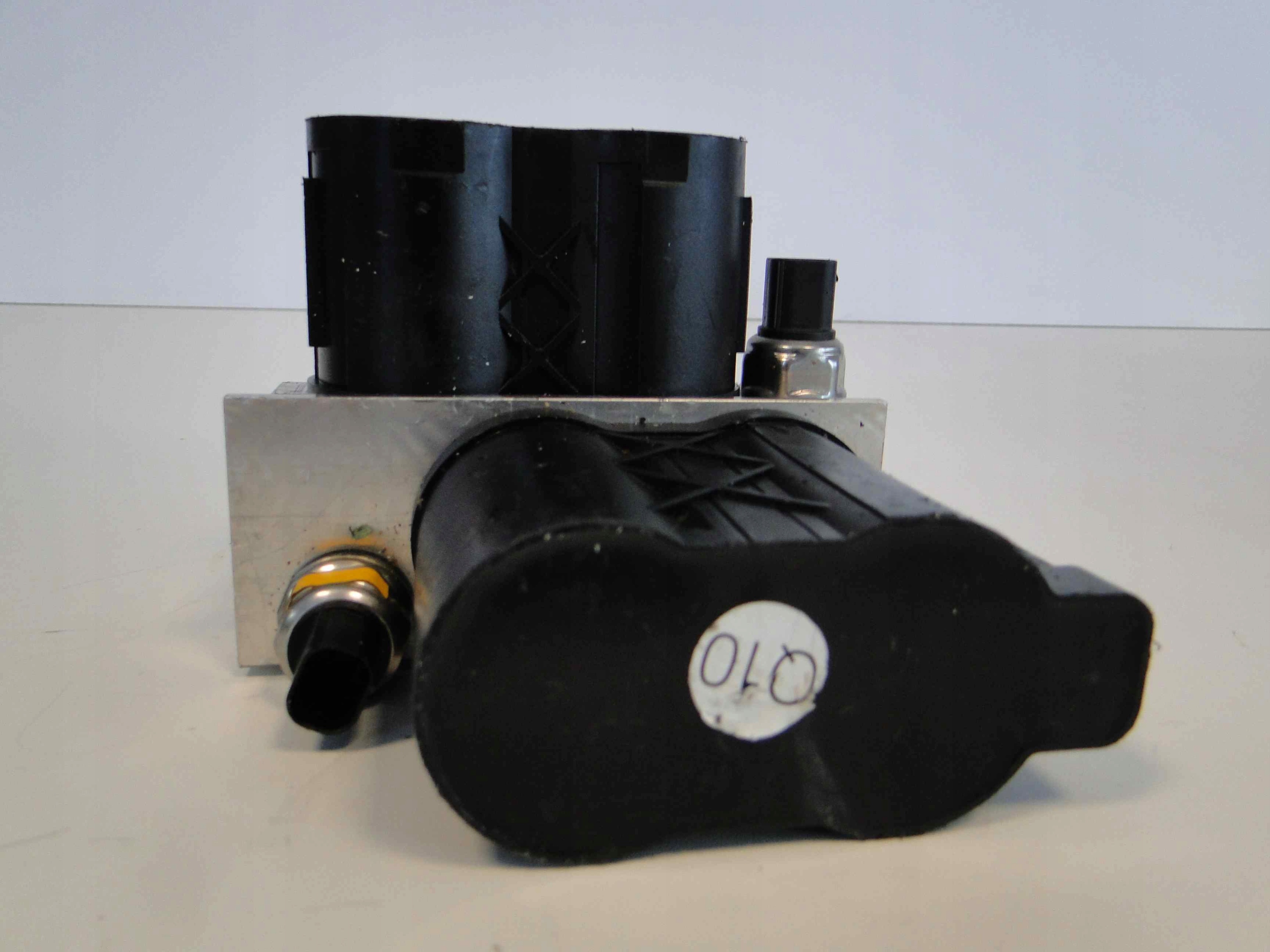 MERCEDES CL 216 BLOK ZAWOROW ABC TYL Part number A2213200358