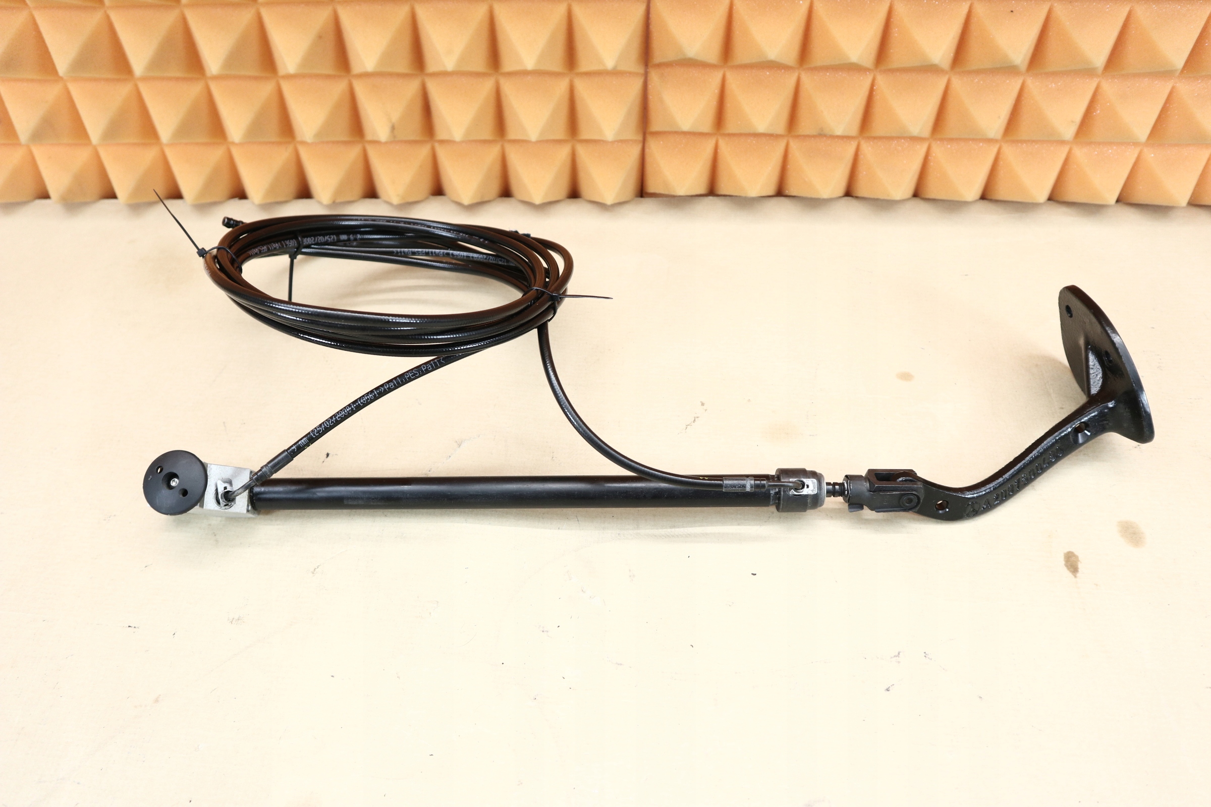 MERCEDES CLK W209 SIŁOWNIK DACHU PRAWY PRZEWODY CABRIO