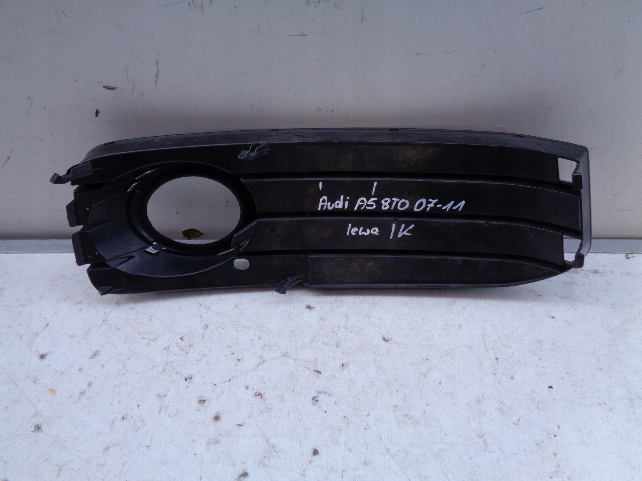 grid of a bumper left AUDI A5 8T 8T0 07-11