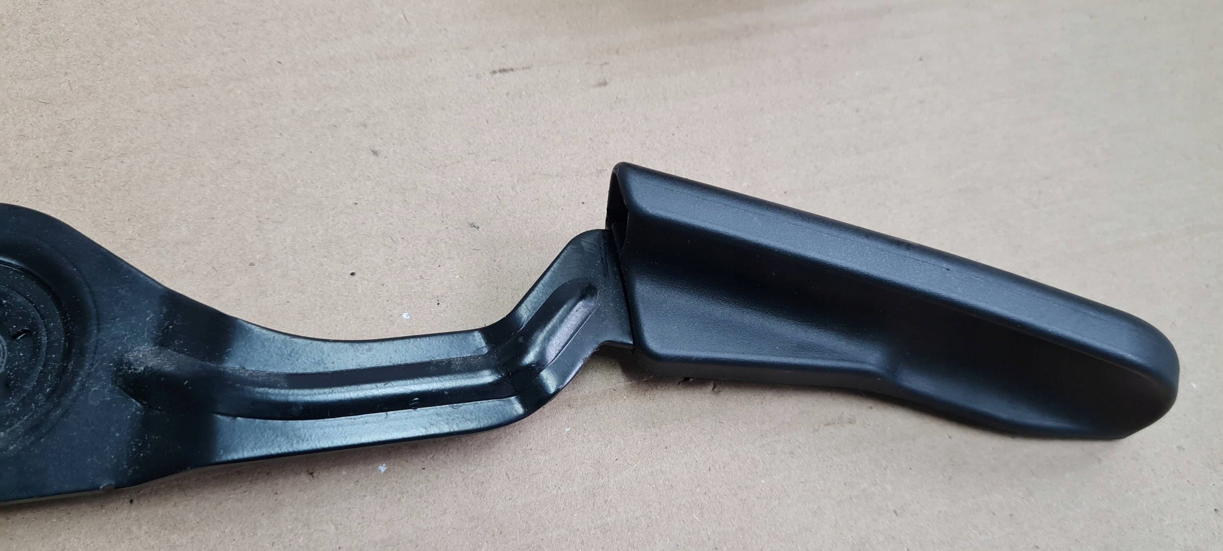 A6 C6 LIFT handle DZWIGNI bracket seat right front right 8328336L A4 B6 B7