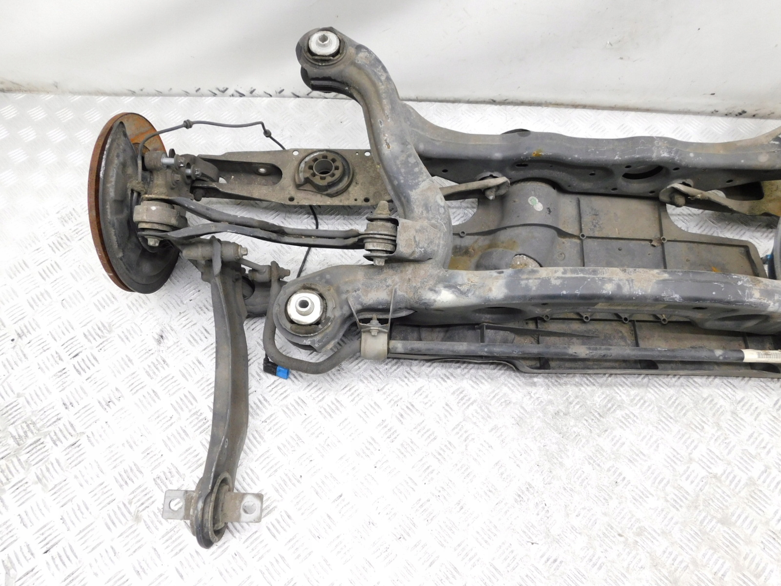 OŚ SANKI BELKA ZAWIESZENIA TYŁ - INFINITI Q30 W246 CLA W117 GLA X156 Typ samochodu Samochody osobowe