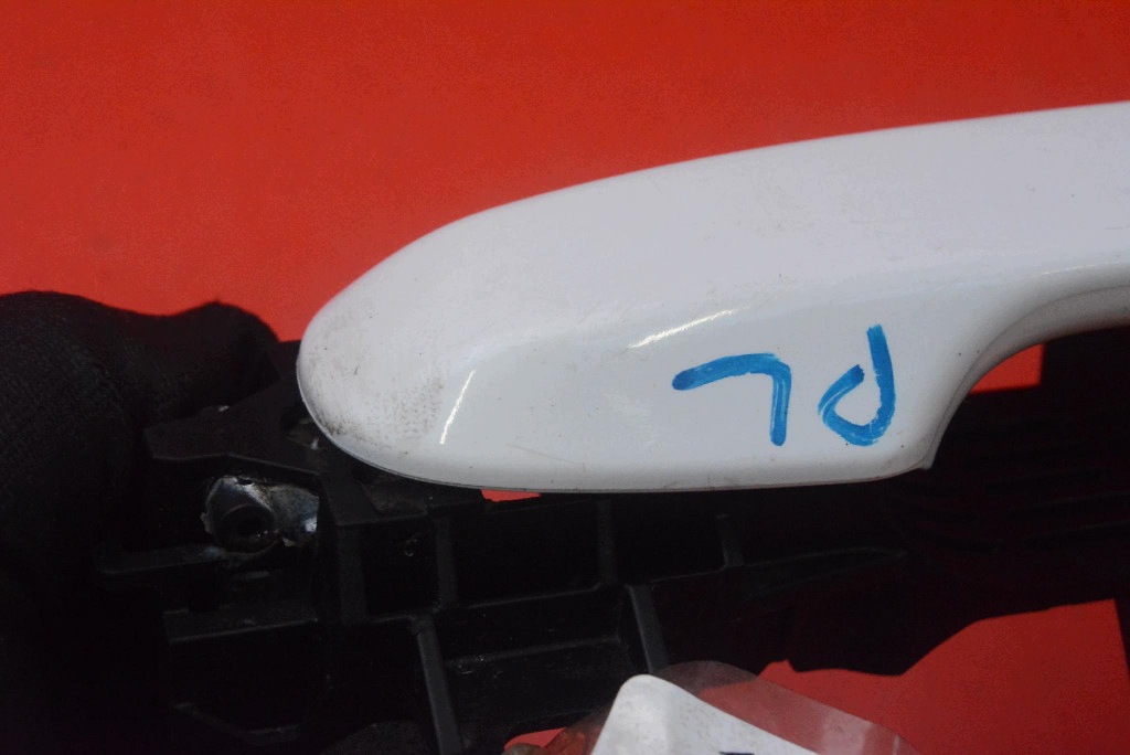 handle left front front BIALA 242860 TOYOTA YARIS 3 III 5D LIFT 17-20