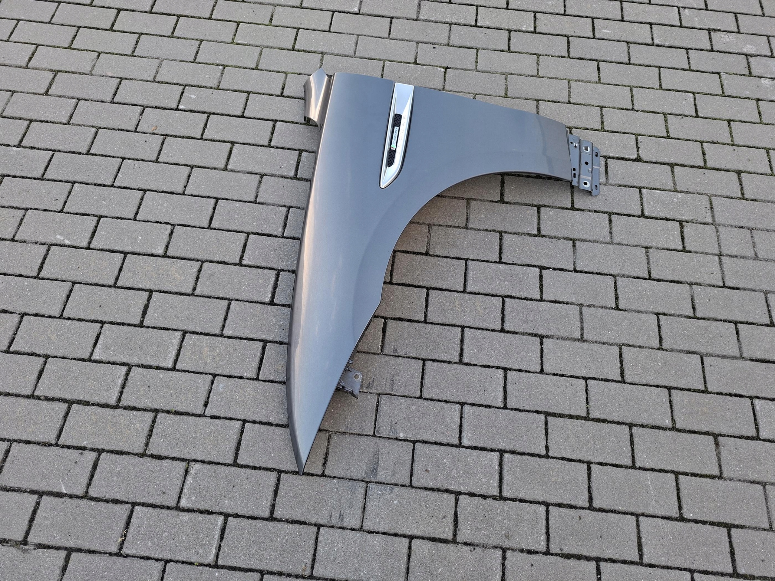 fender front front left R SPORT JAGUAR F-PACE X761 LKH