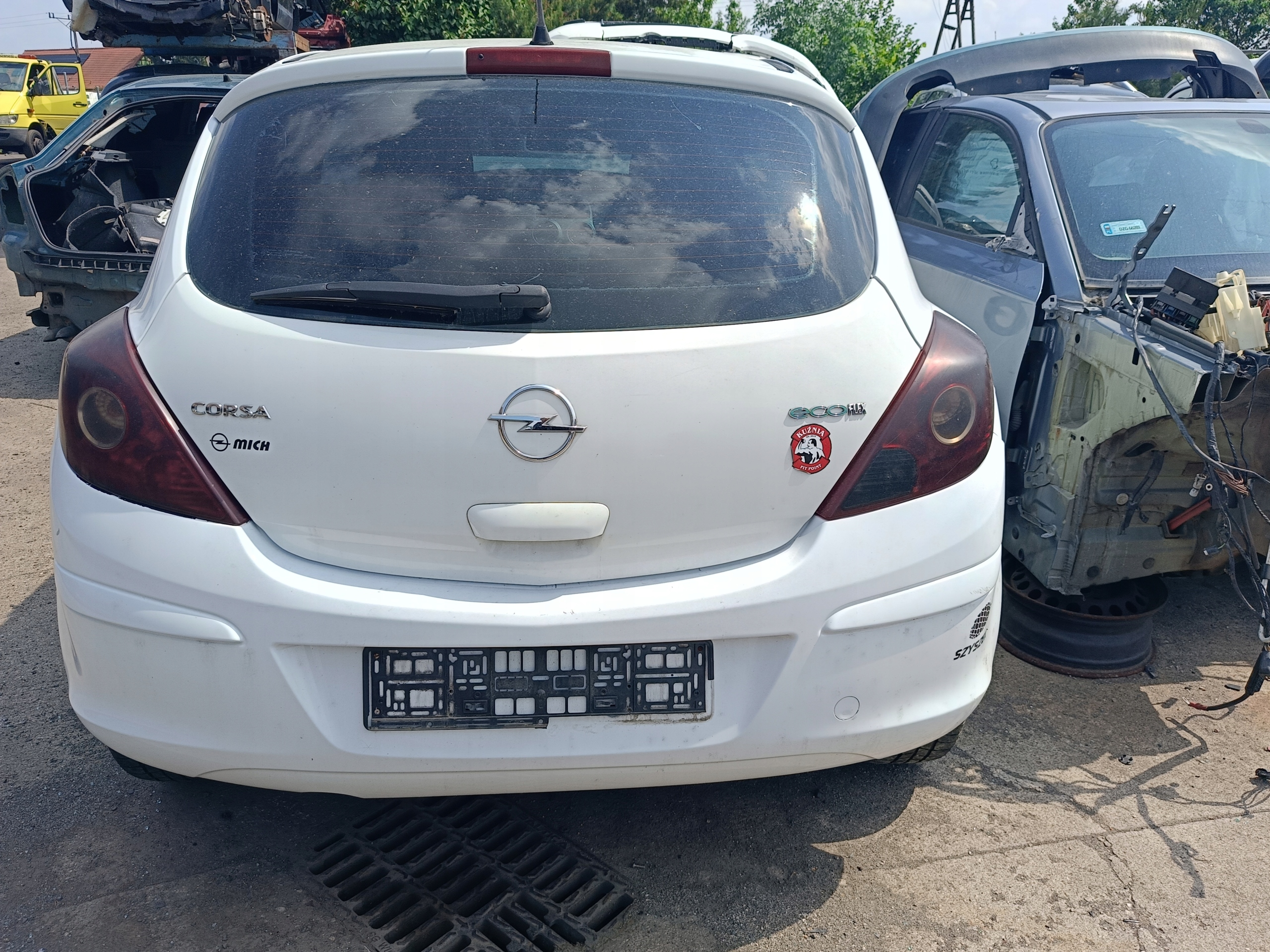OPEL CORSA D 3D PAS TYŁ WANNA