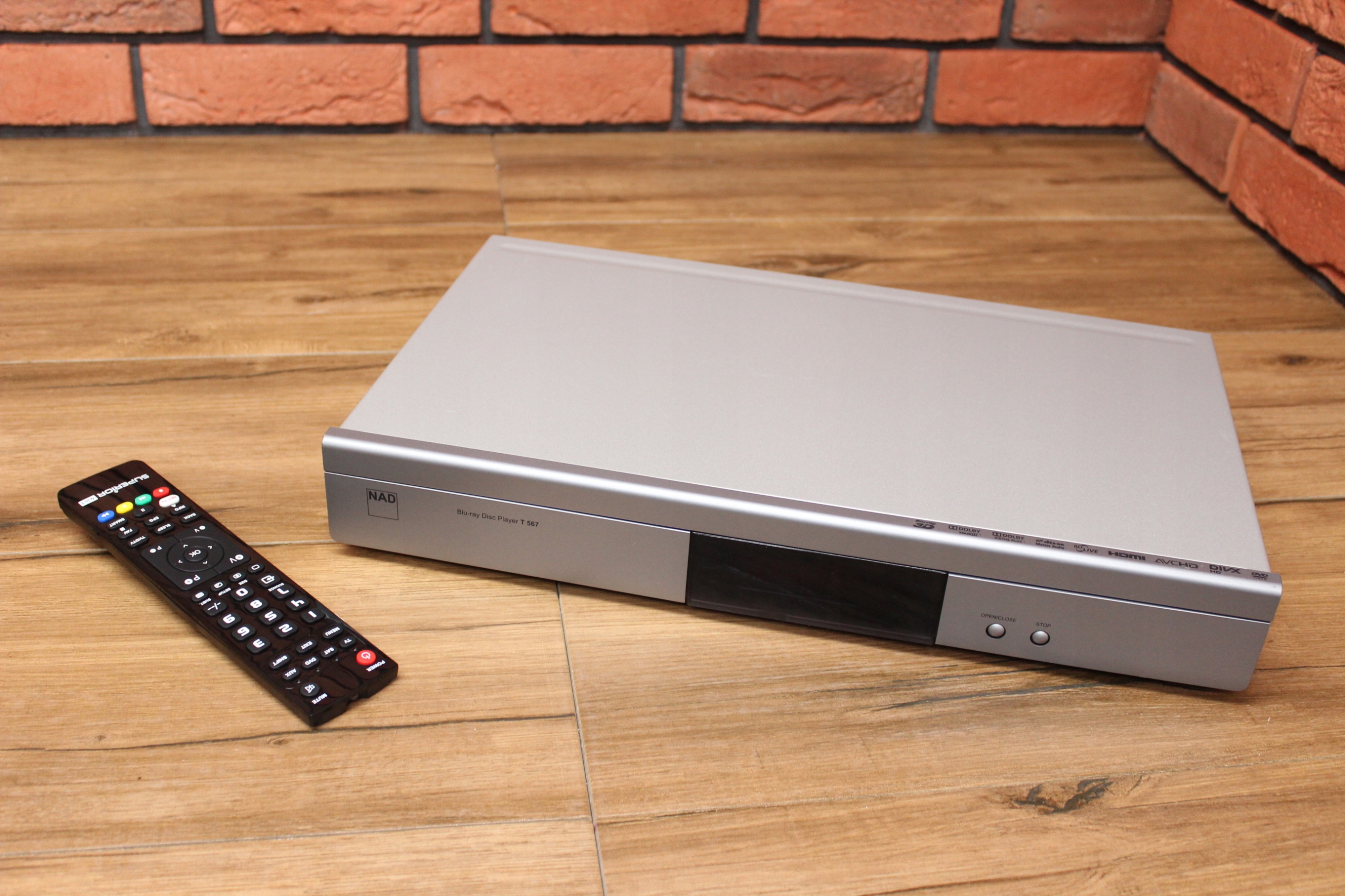 Odtwarzacz NAD T567 Blu Ray / DvD z pilotem