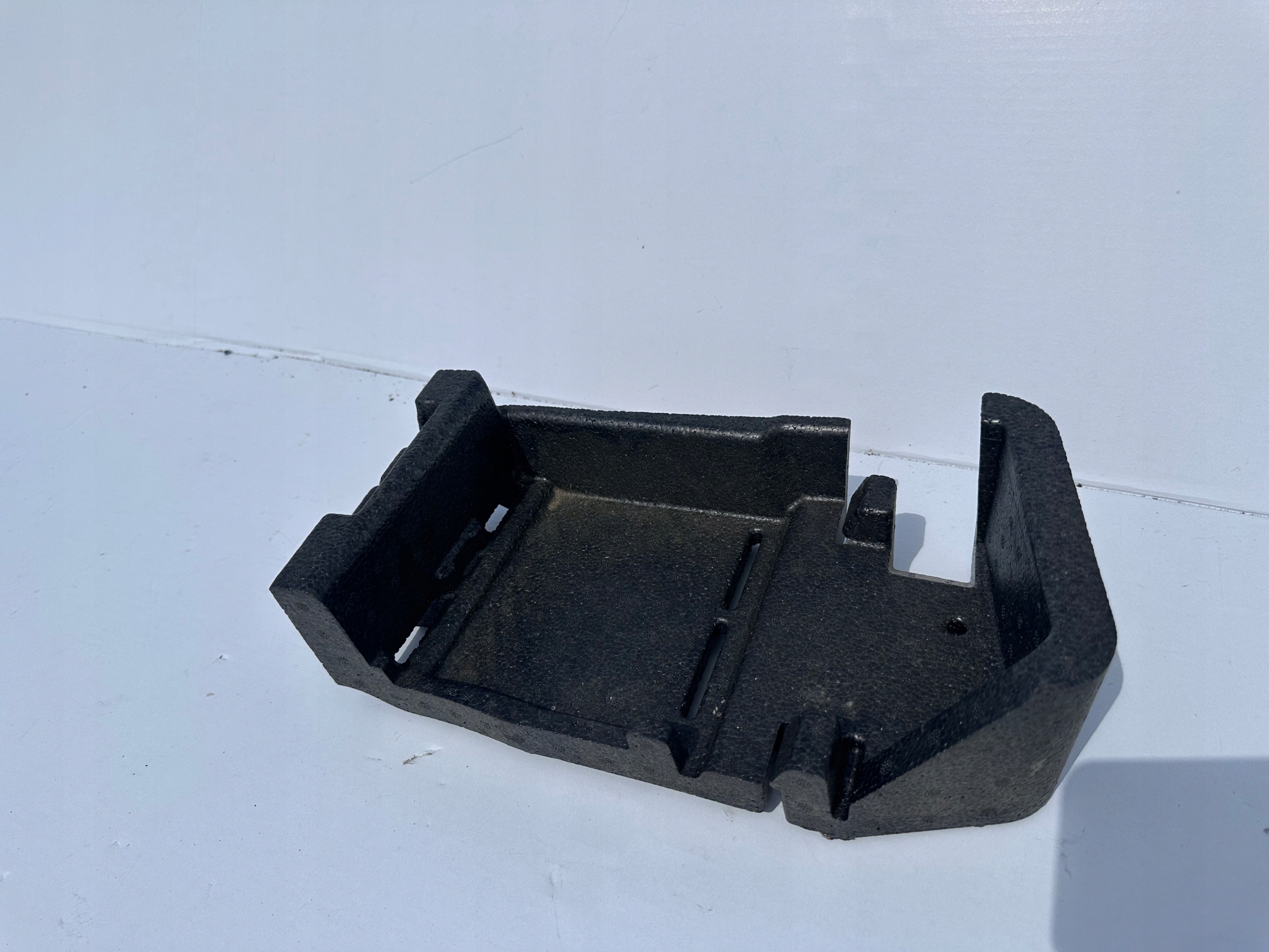 KUGA MK3 WYPEŁNIENIE STYROPIAN BAGAŻNIKA PV4B-S310B16-B