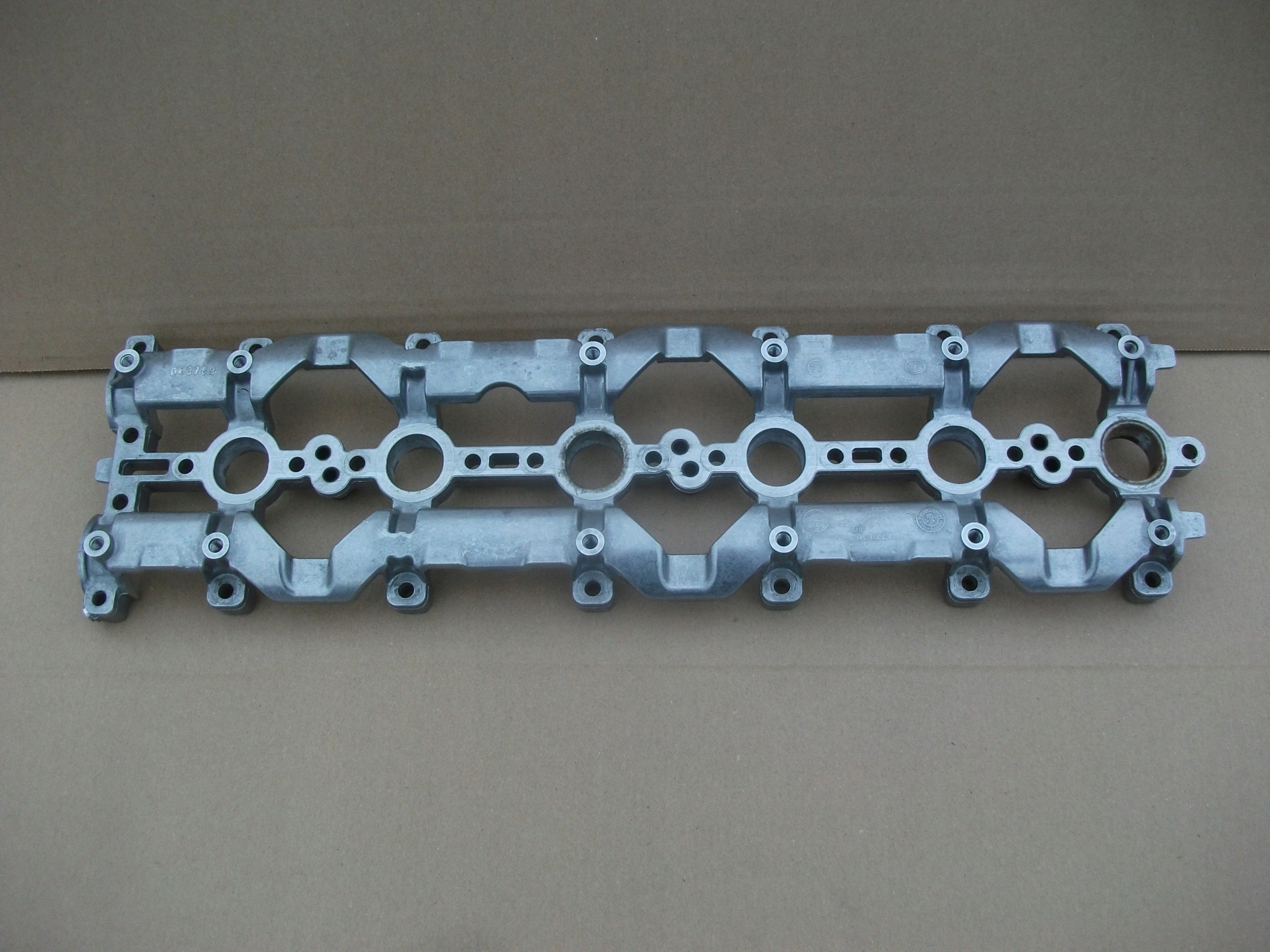 BMW k1600 GTL кріплення розподільного валу