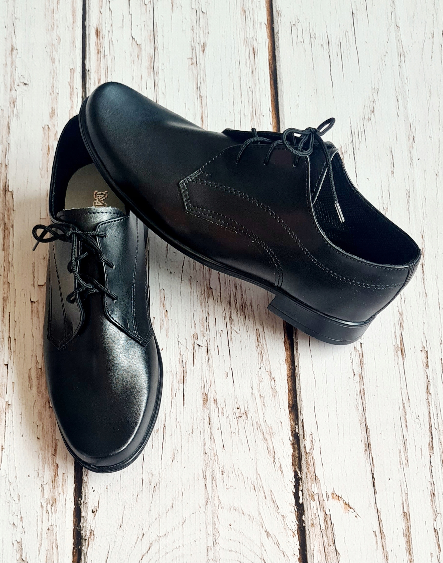 Buty Dla Dziecka Miko Perfekcyjny Wybór na Specjalne Okazje 38