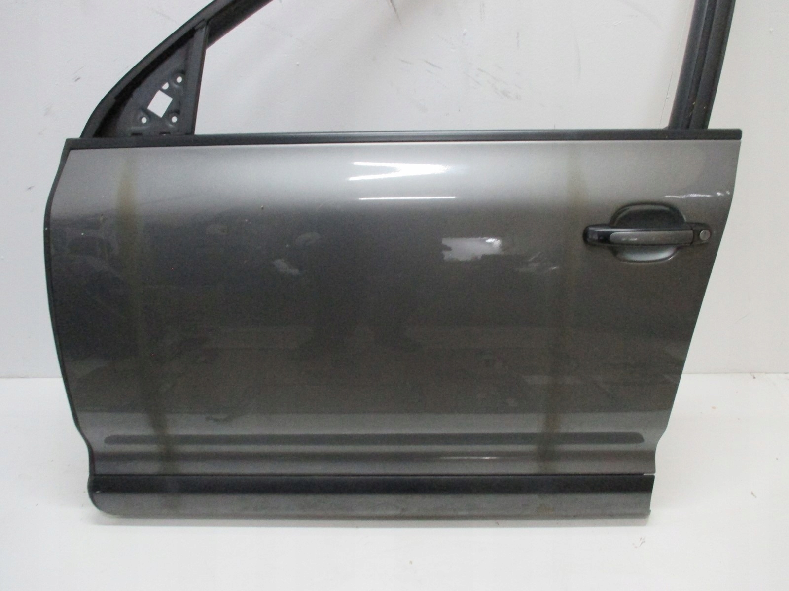 door Porsche Cayenne 08r left front