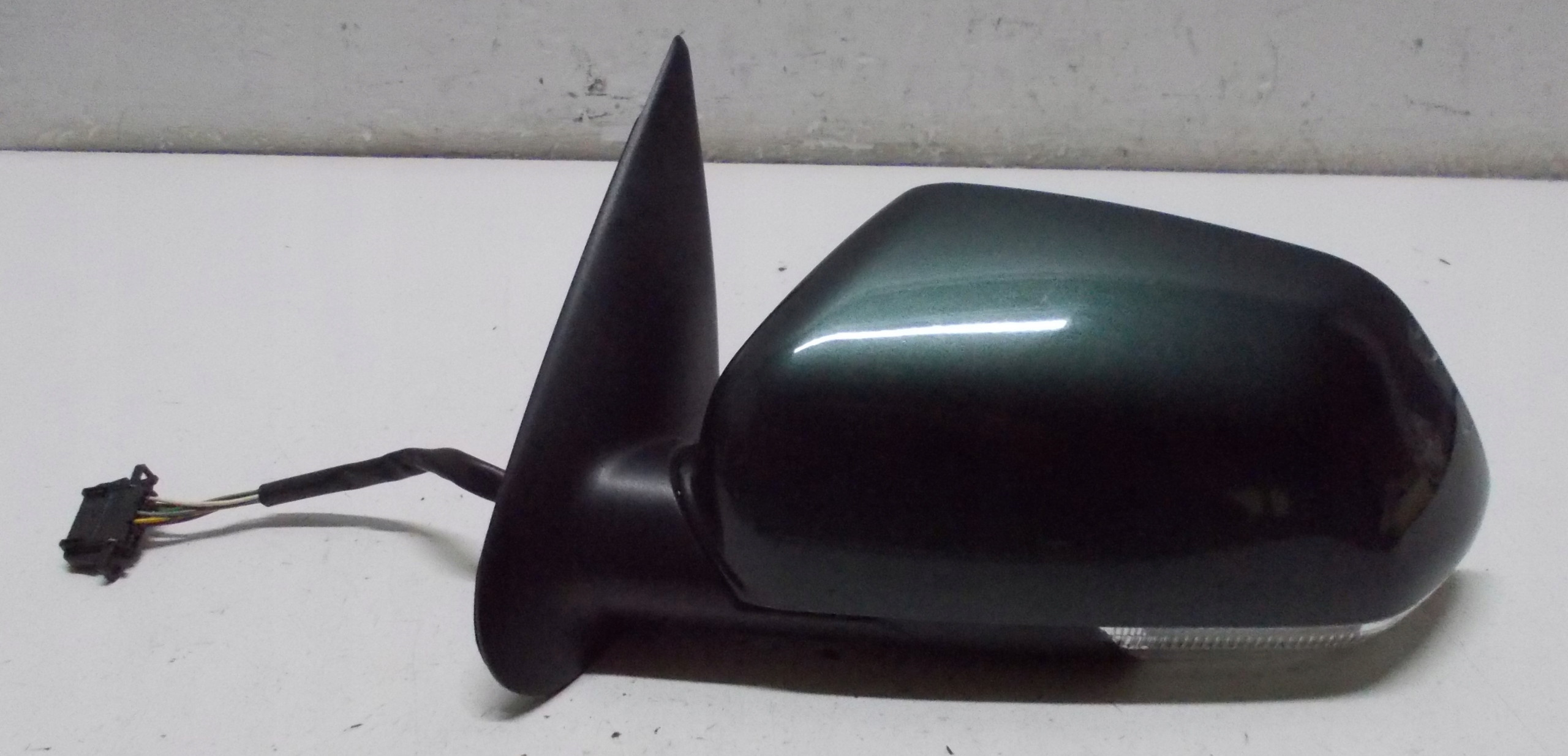 SKODA OCTAVIA II KOMBI 06R mirror left 6 PIN EU 9572