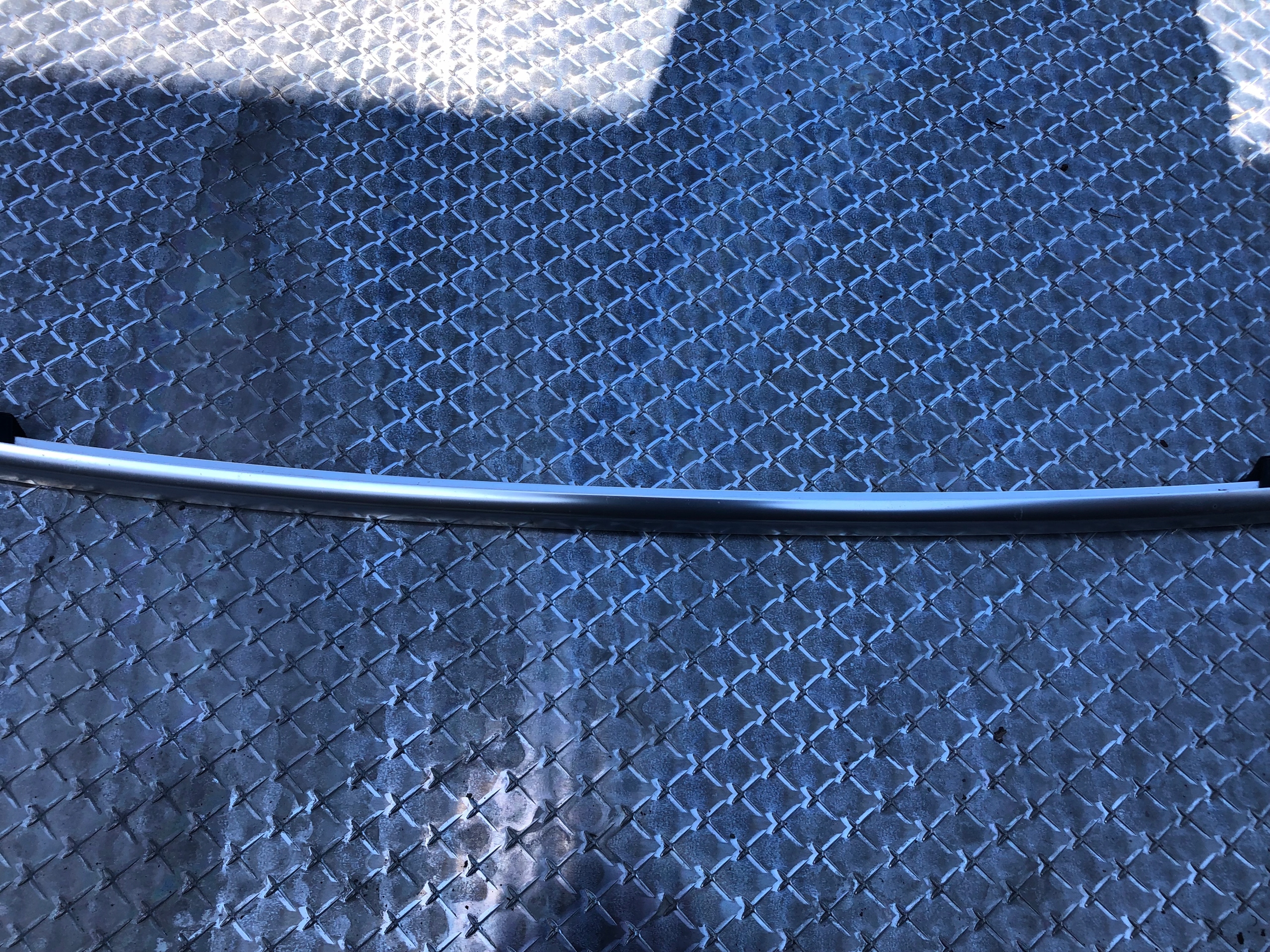 RELING DACHOWY PRAWY VW GOLF PLUS 5M0860044 Typ samochodu Samochody osobowe