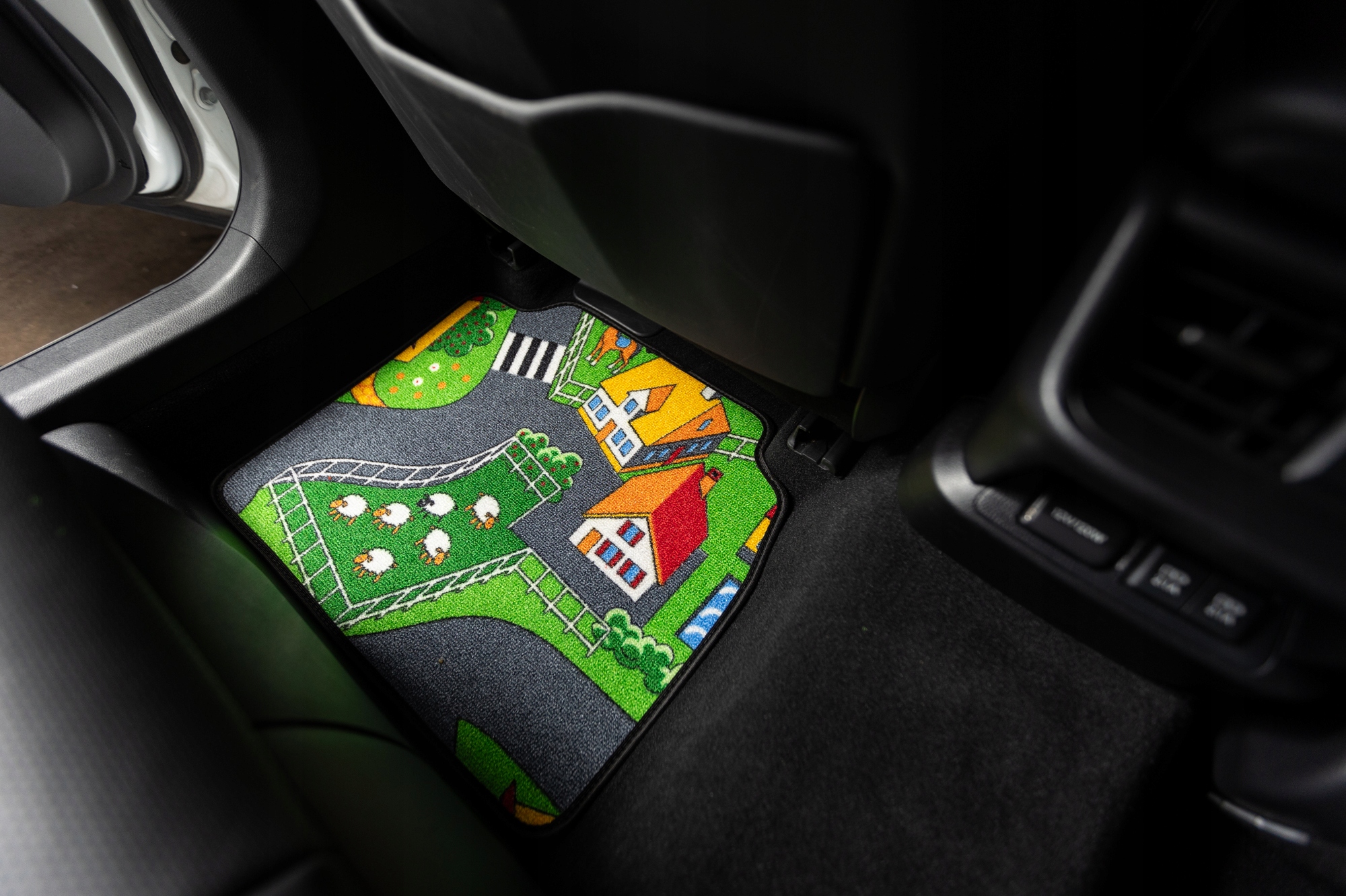 Dywaniki samochodowe welurowe Zestaw 4szt Modelowe Stan opakowania oryginalne