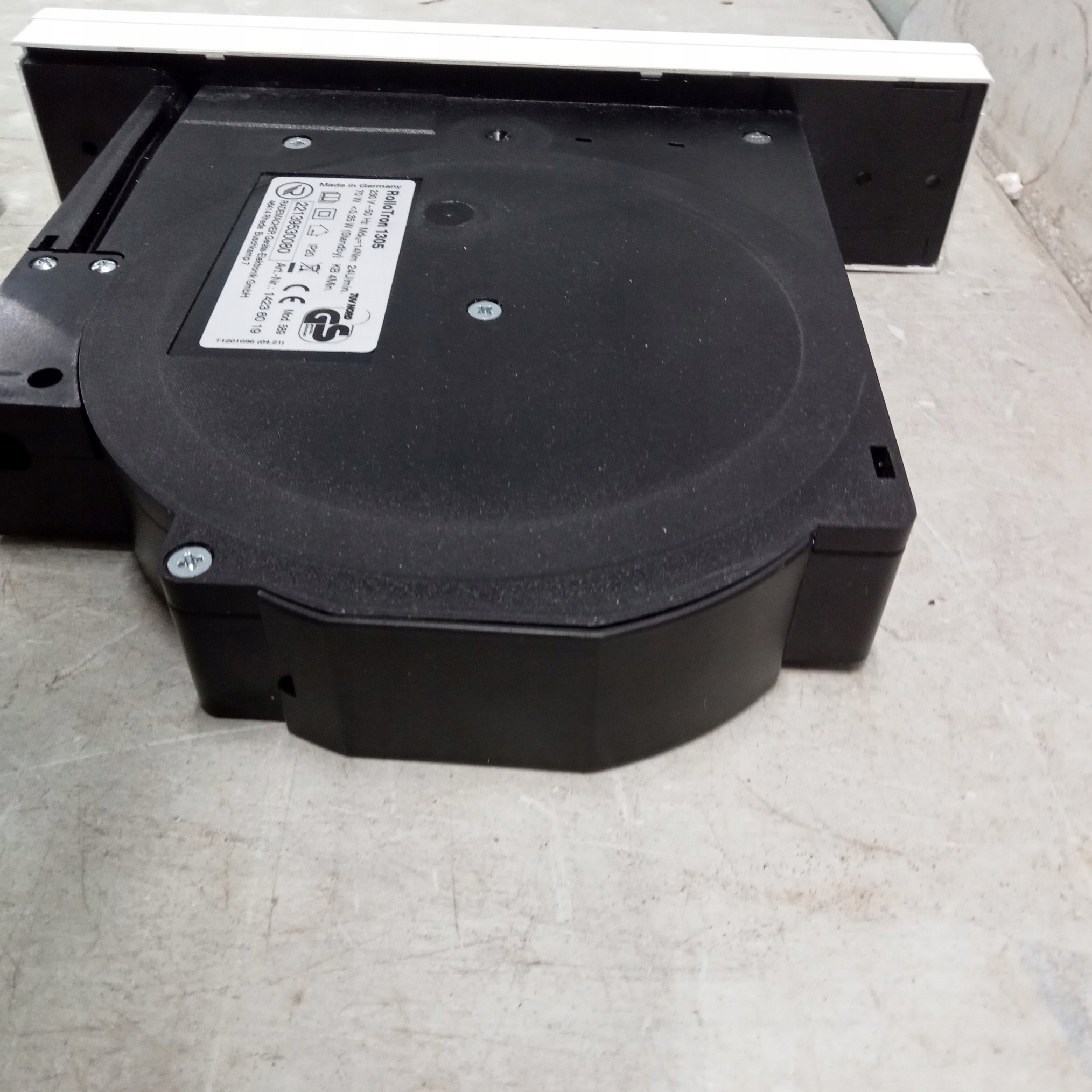 R8 RoloTron 1305-UW Zwijacz taśmowy do rolet Średnica 23 mm