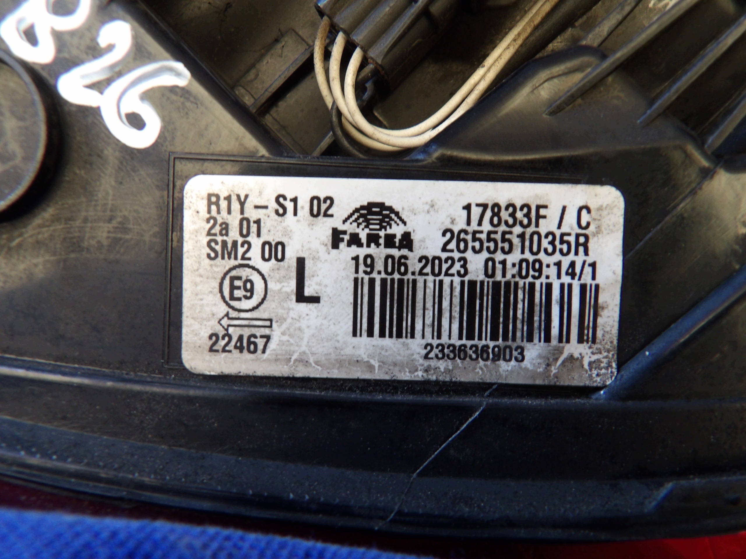 new originál light rear Renault Clio V left Numer Katalogowy 265551035R