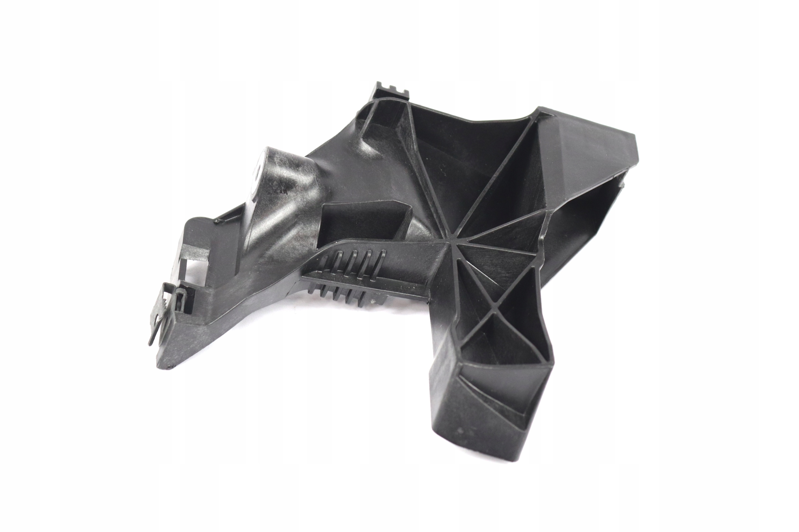 UCHWYT REFLEKTORA PRZÓD LEWY AUDI Q3 RSQ3 ASO