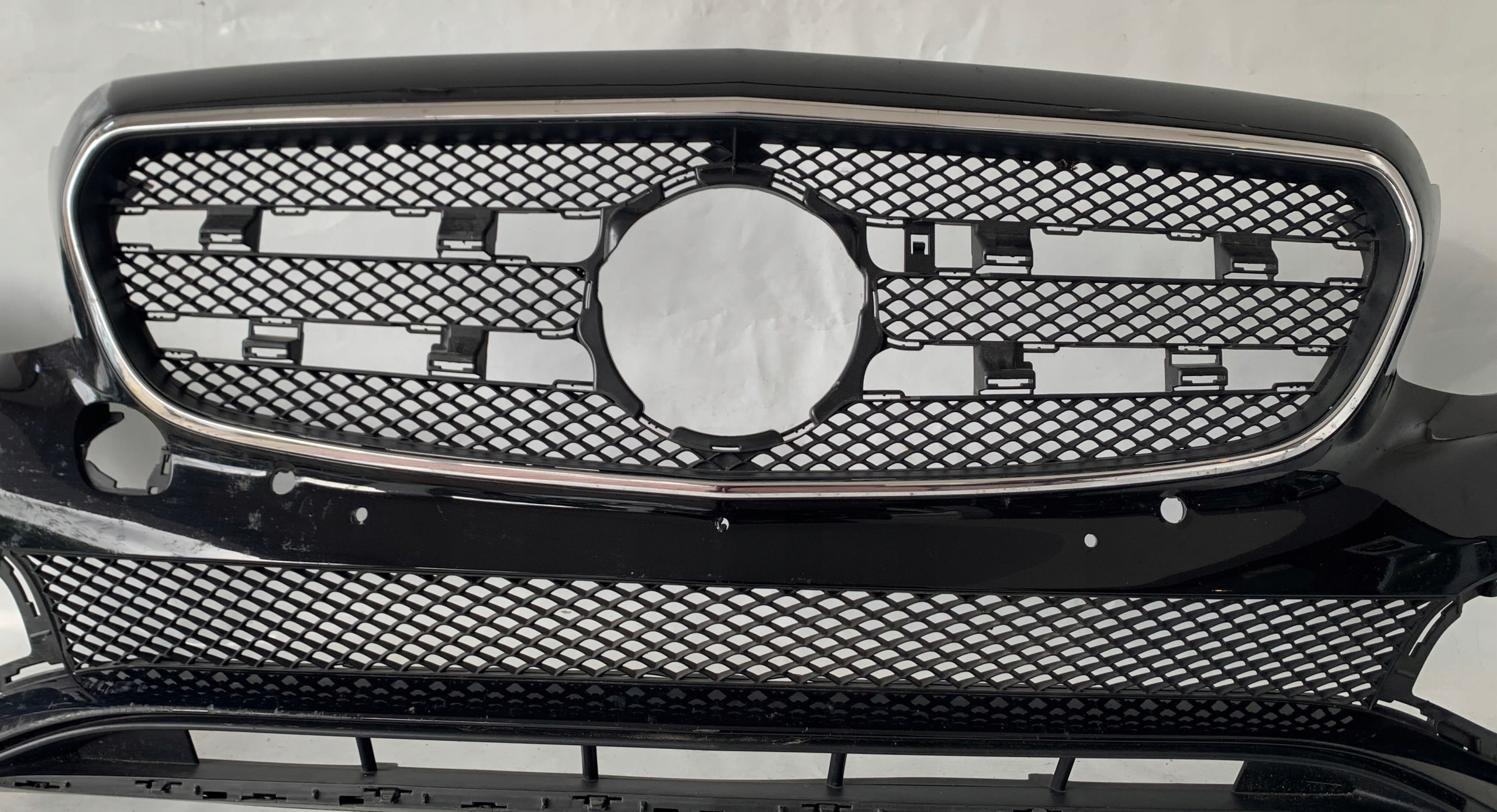 of a bumper front front MERCEDES E-KLASA 213 PDC