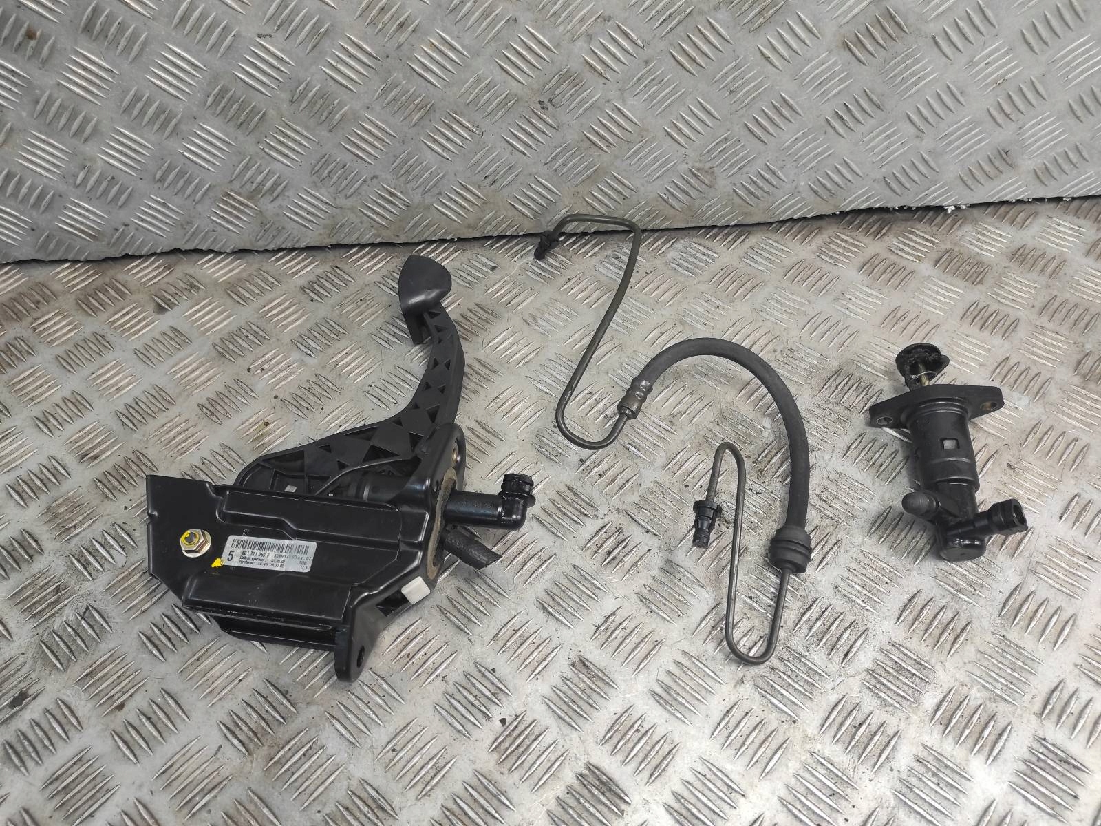 6QE721261 - НАСОС ЗЧЕПЛЕННЯ КАБЕЛЬ ЗЧЕПЛЕННЯ IBIZA III 1.4 16V