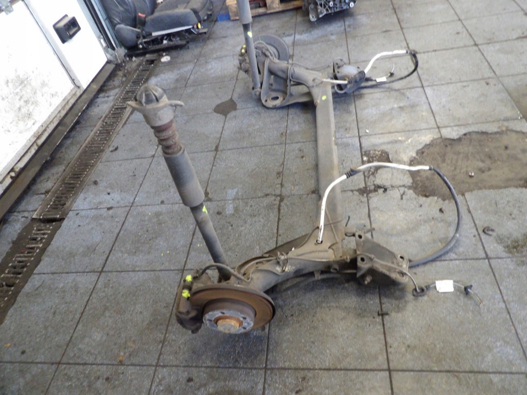 SKODA RAPID LIFTBACK 1.6TDI OŚ TYLNA BELKA Numer katalogowy części 01