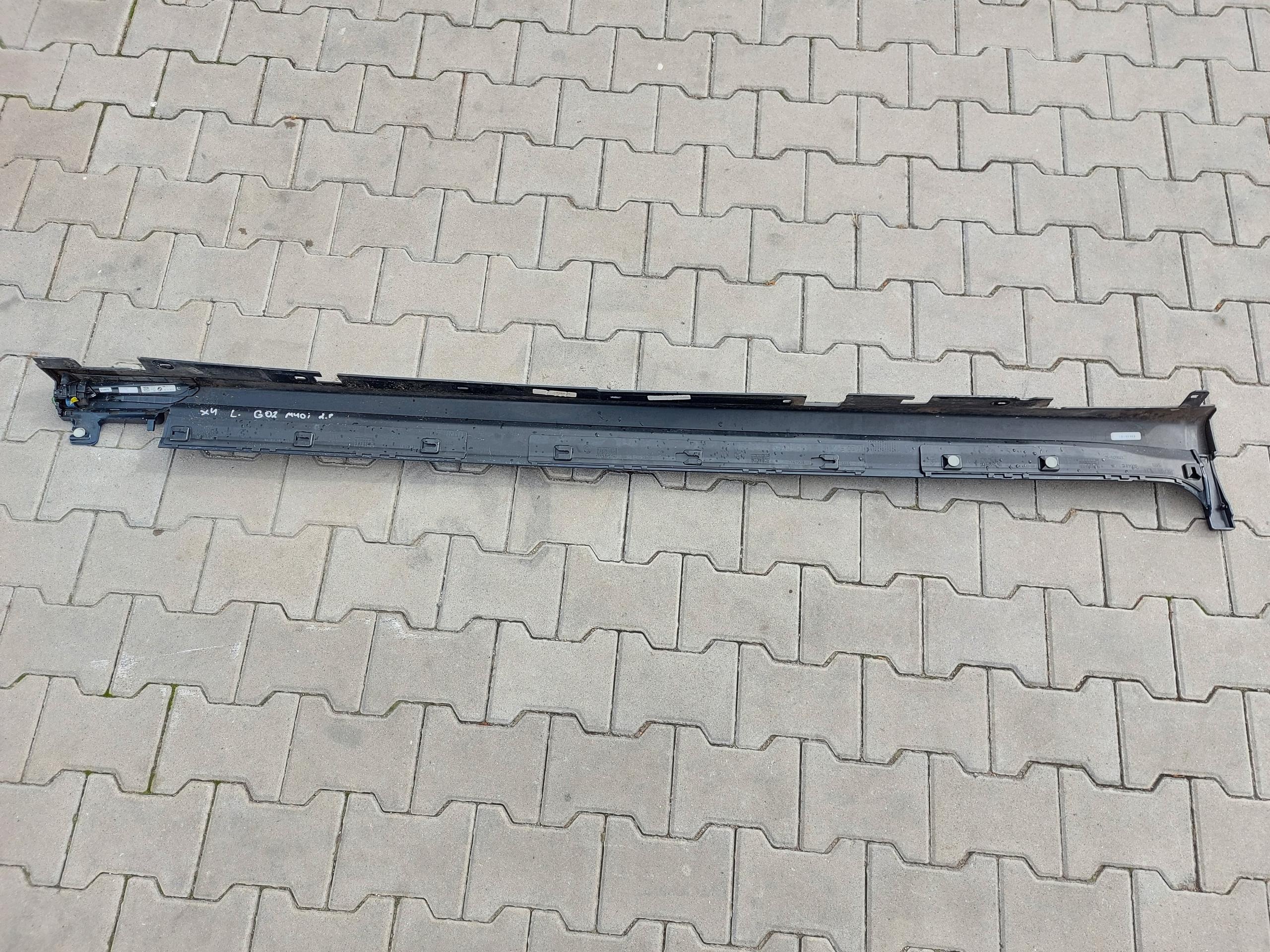 BMW G02 X4 M40i 2023 moulding cap threshold left 139605