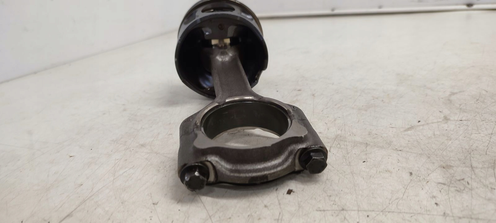 piston connecting rod Opel Zafira C 2,0 CDTI A20DTH