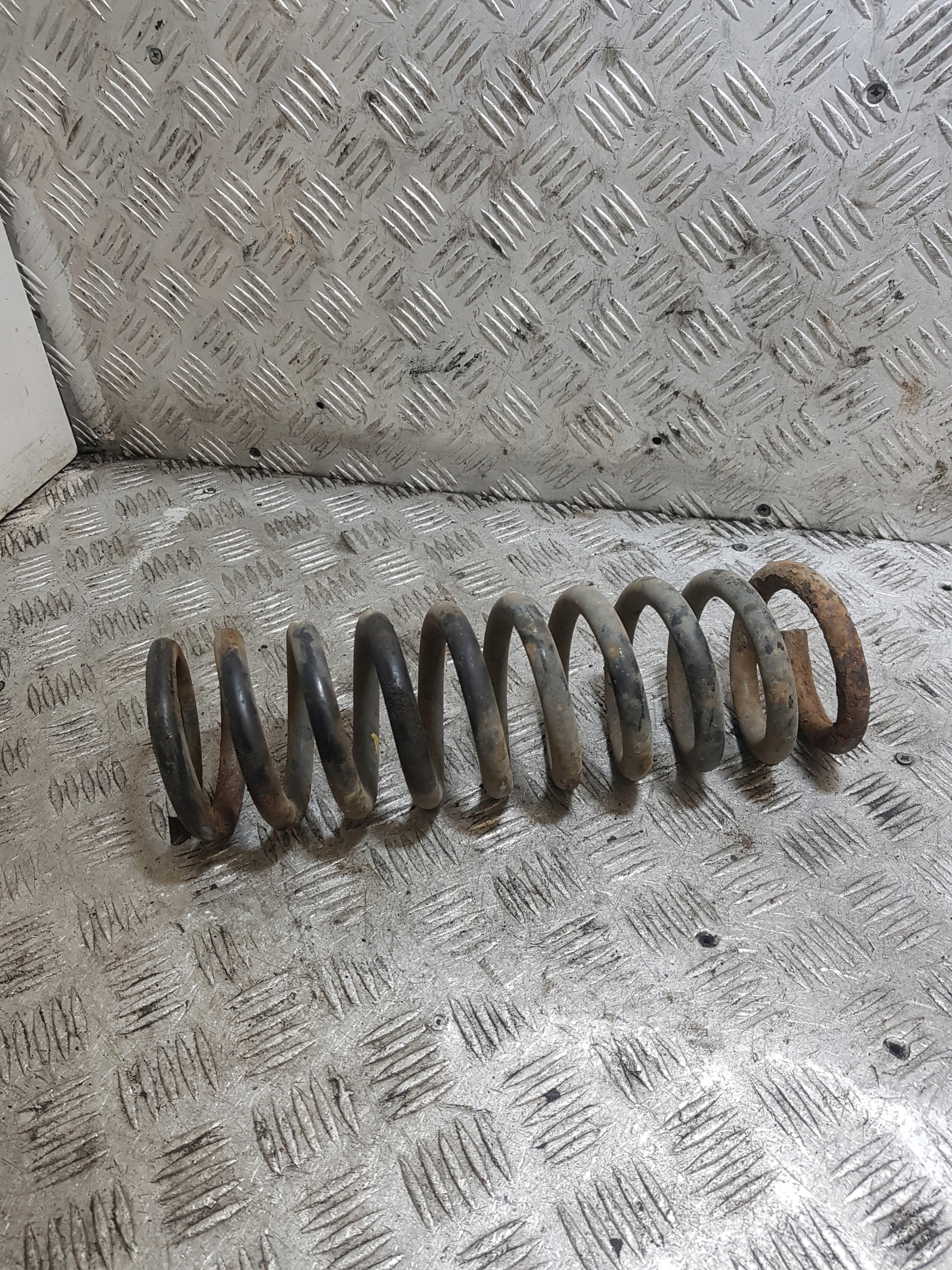 spring rear part rear MERCEDES-BENZ W124