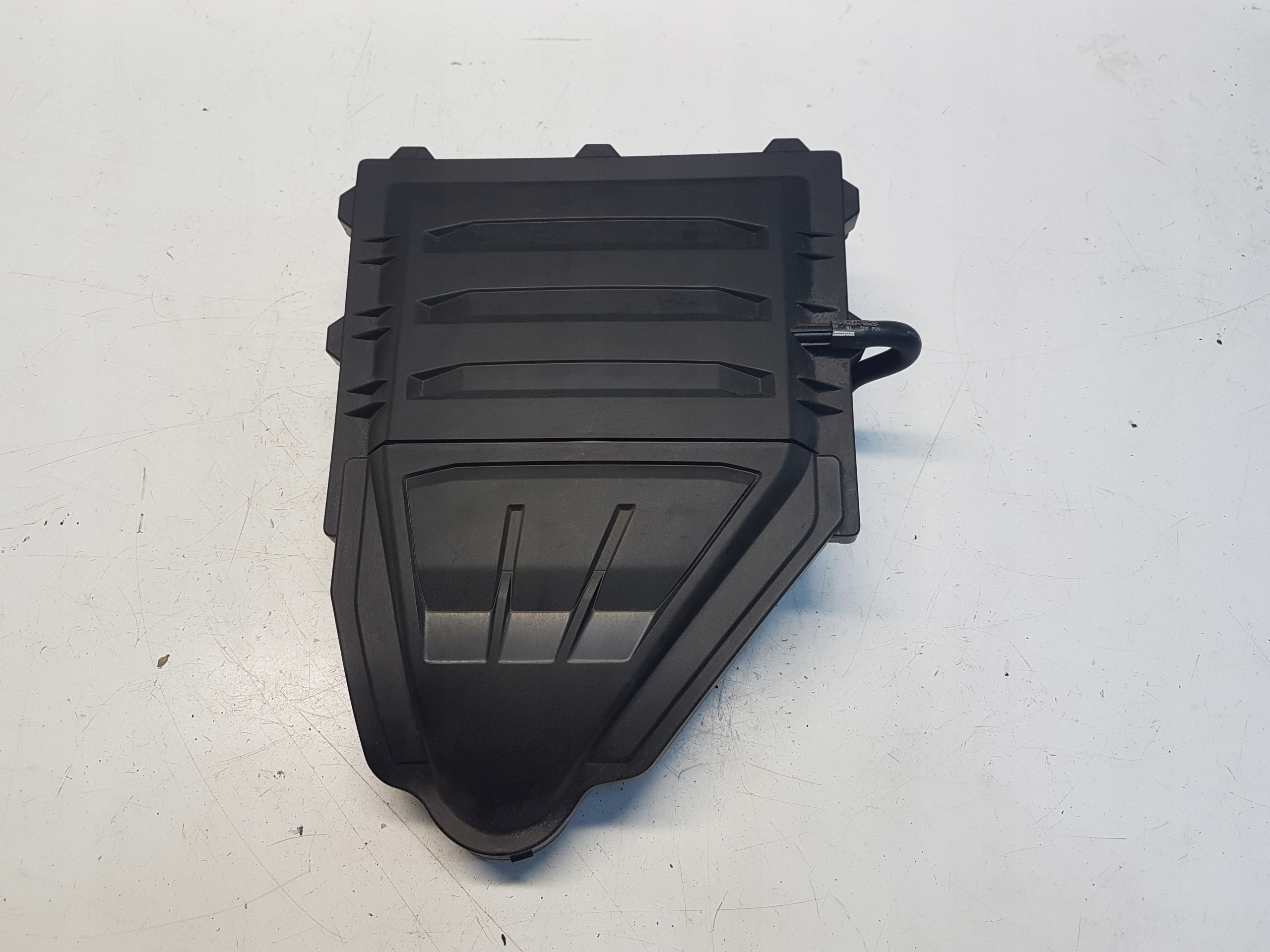 04C129631 - КОРПУС ПОВІТРЯНОГО ФІЛЬТРА SKODA SCALA 04C129601M