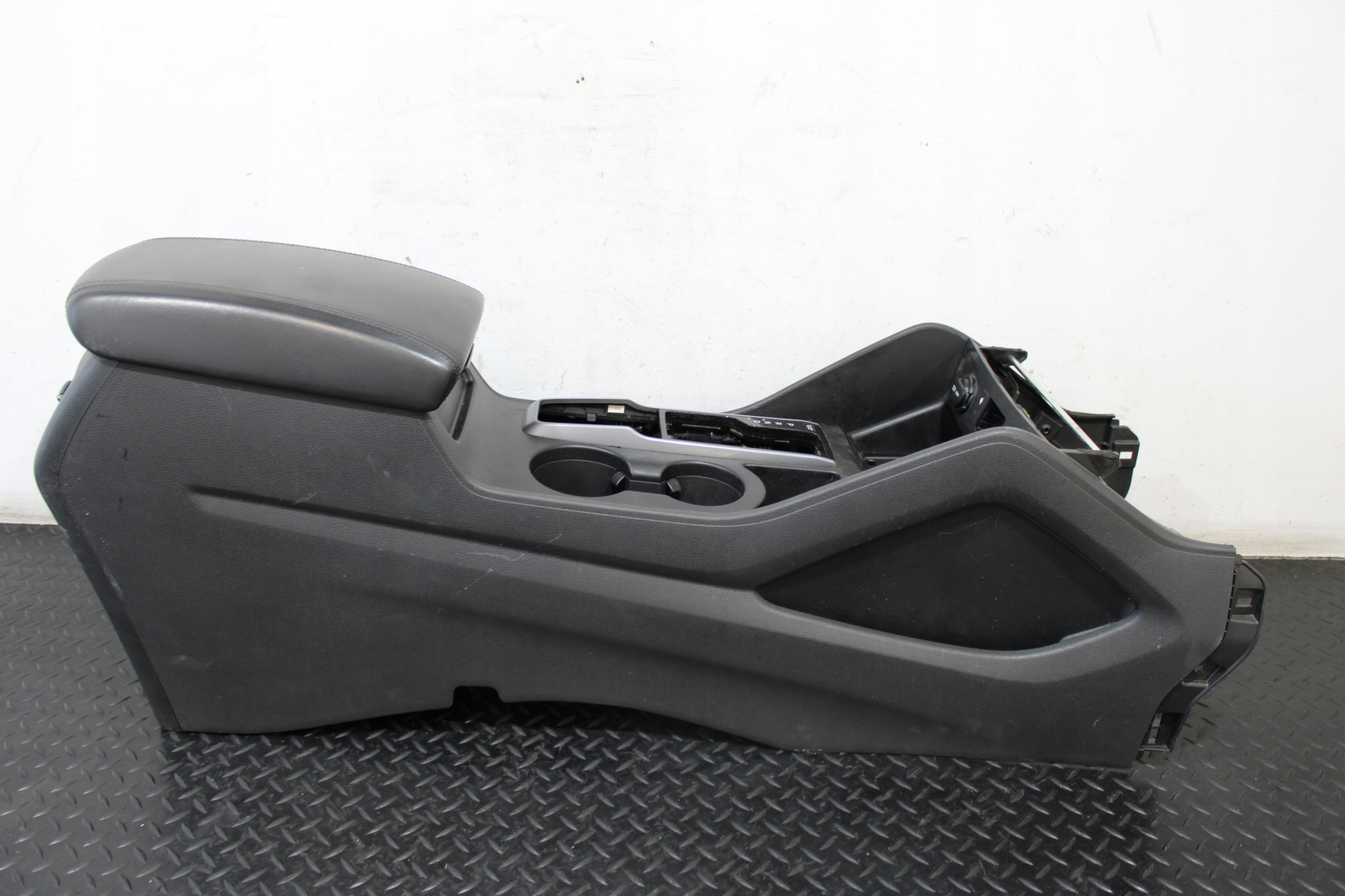 TUNEL central armrest AUTOMAT HYUNDAI TUCSON 3 III LIFT