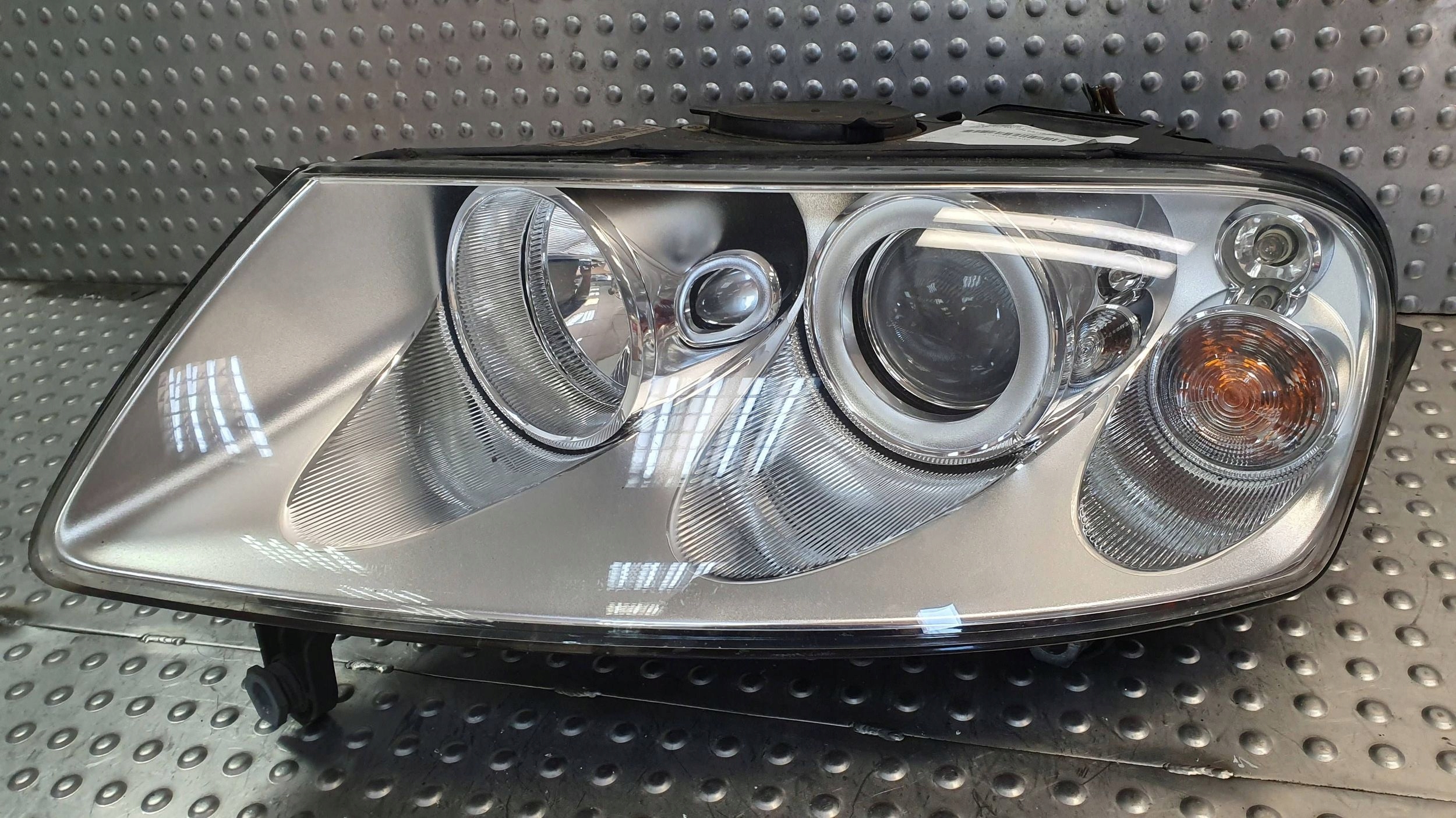 light front left 7L6941015BJ VW TOUAREG and 02