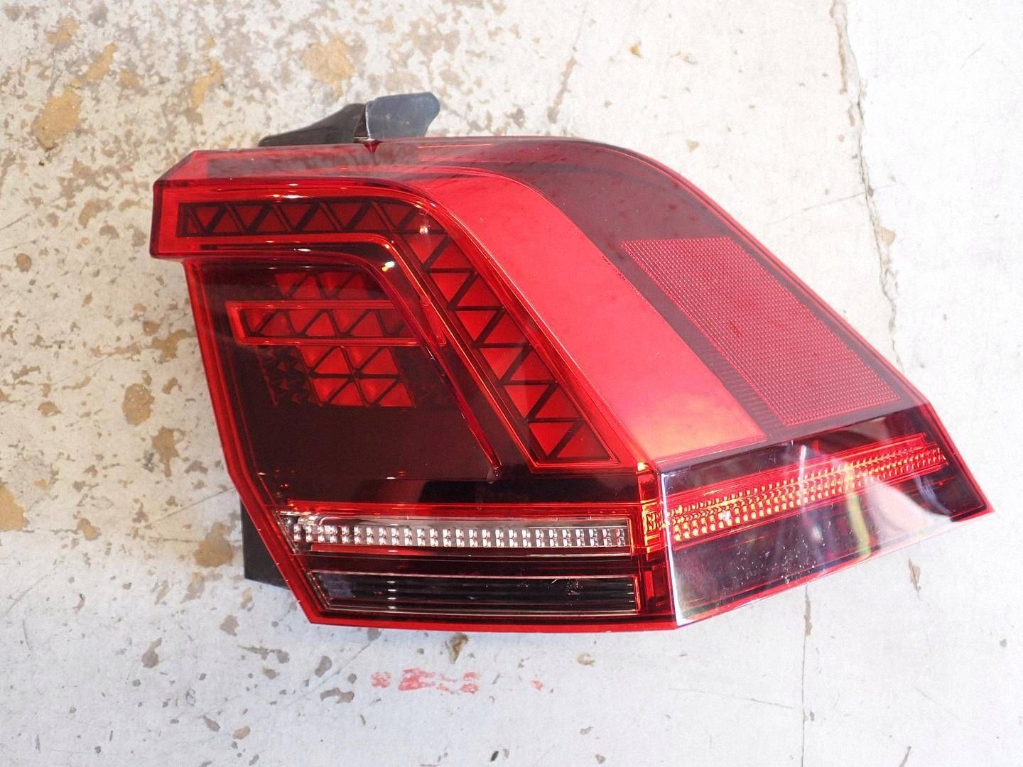 light rear part rear right VW TIGUAN II 2015- 5NA945208C