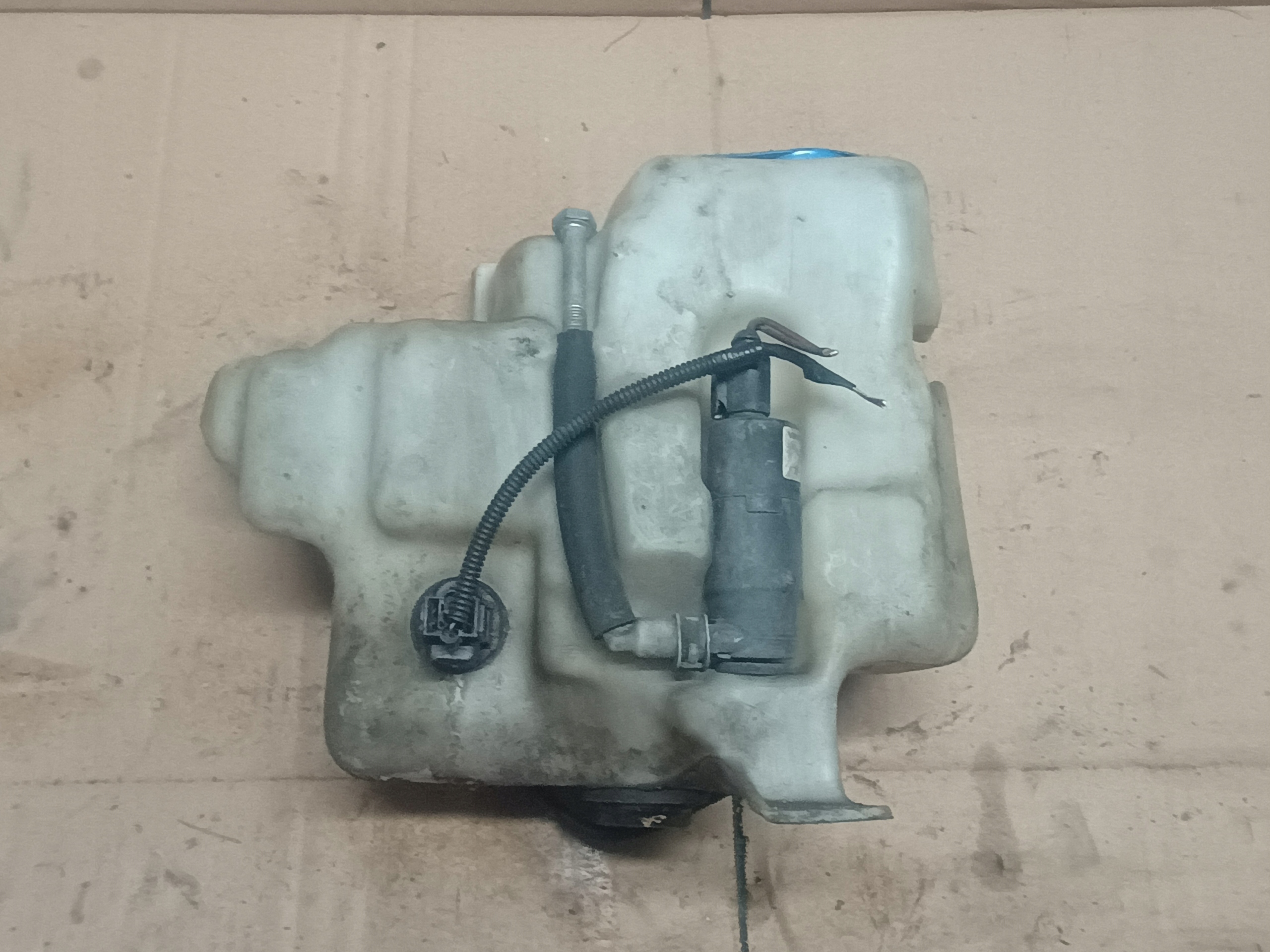 washer fluid tank pump 1J0955453 VW